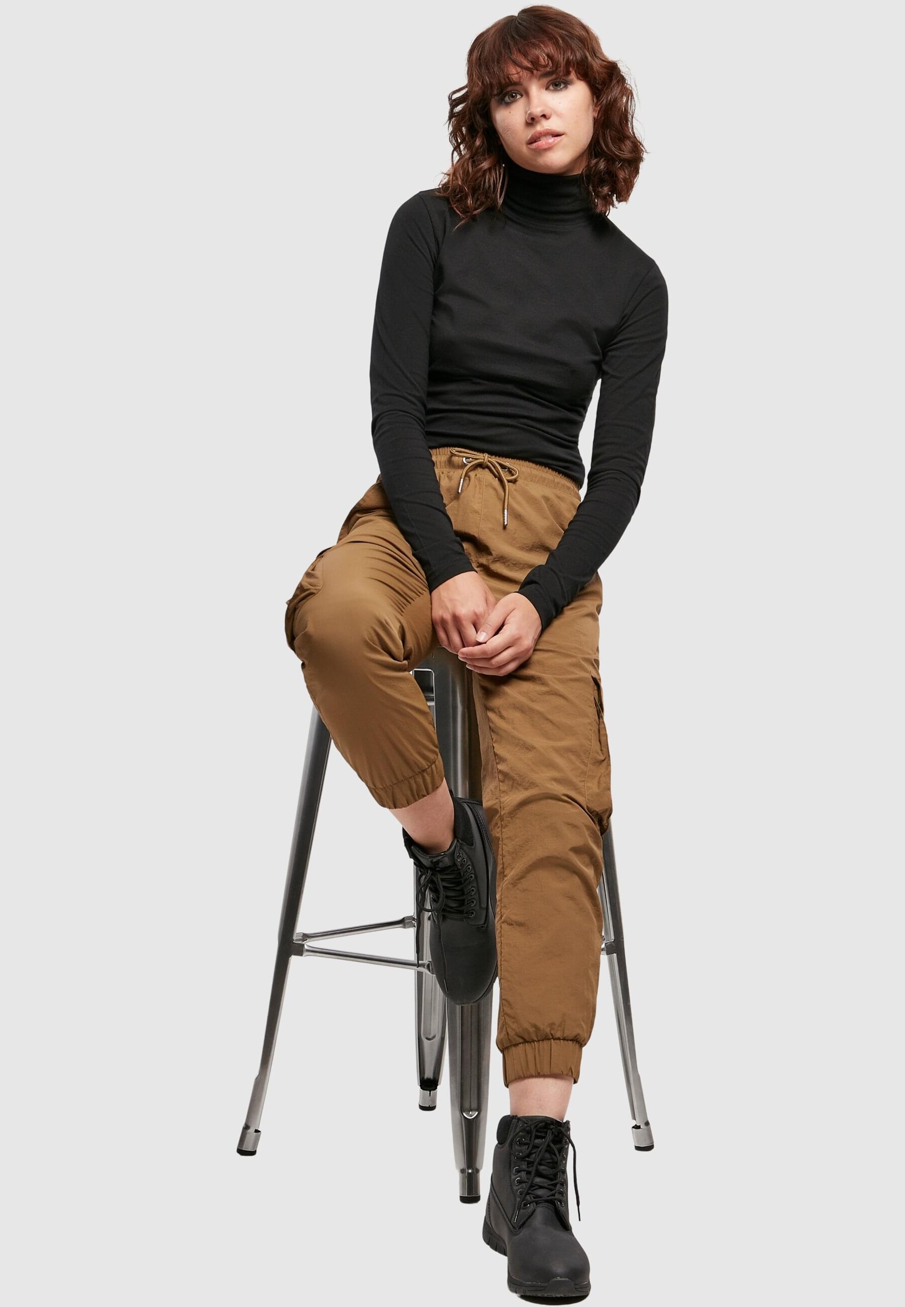 URBAN CLASSICS Cargohose »Urban Classics Damen Ladies High Waist Crinkle Nylon Cargo Pants«, (1 tlg.)