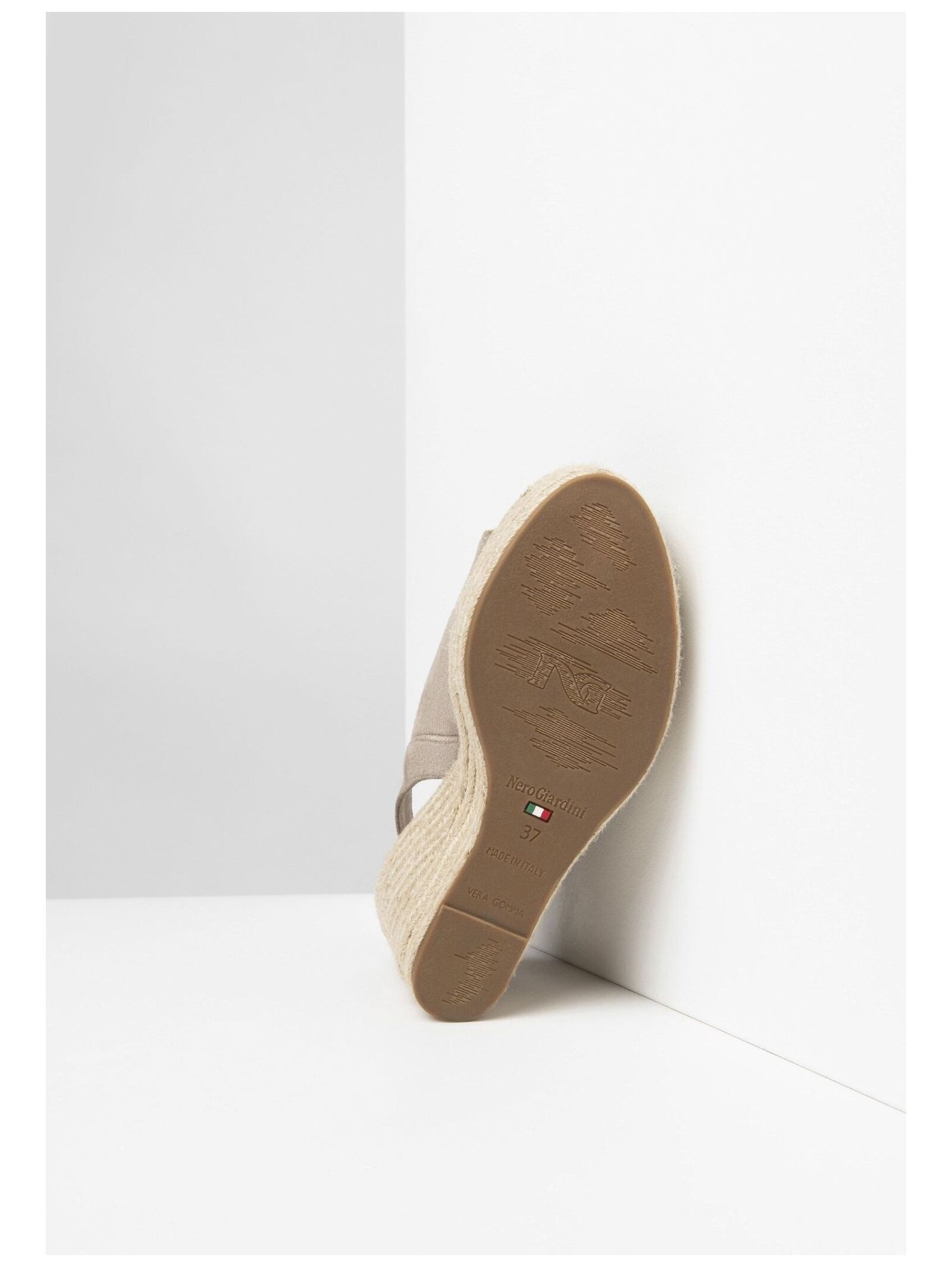 Nero Giardini Peeptoepumps »Nero Giardini Sandalen Veloursleder«