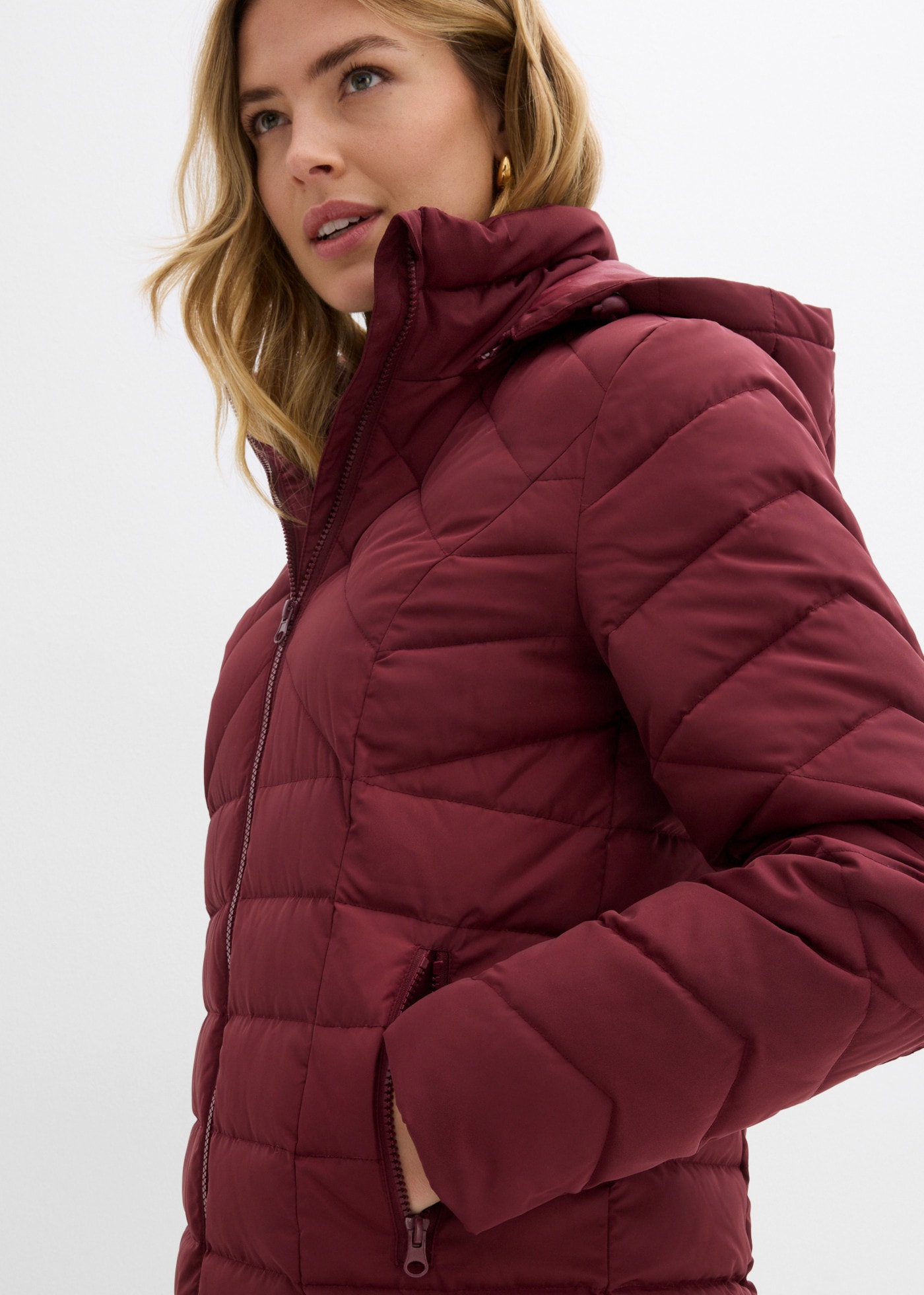 bonprix Steppjacke für Erwachsene, sportlicher Schnitt, gefüttert, mit Kapuze