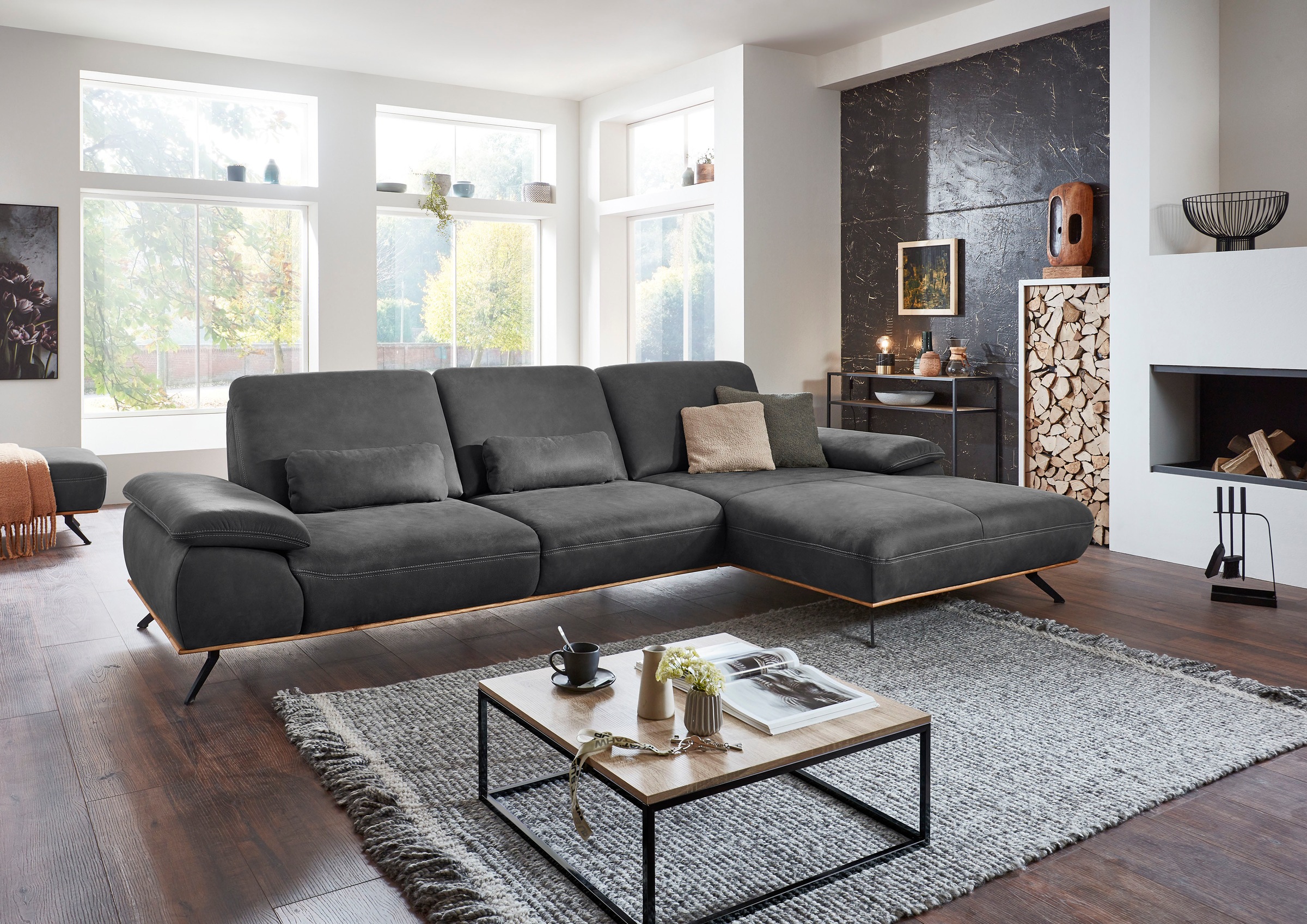 Die PlanBar Ecksofa "PN-EM18063 L-Form, B: 322 cm" optional mit echt bezogenem Rücken, Sitztiefen- und Armteilverstellung
