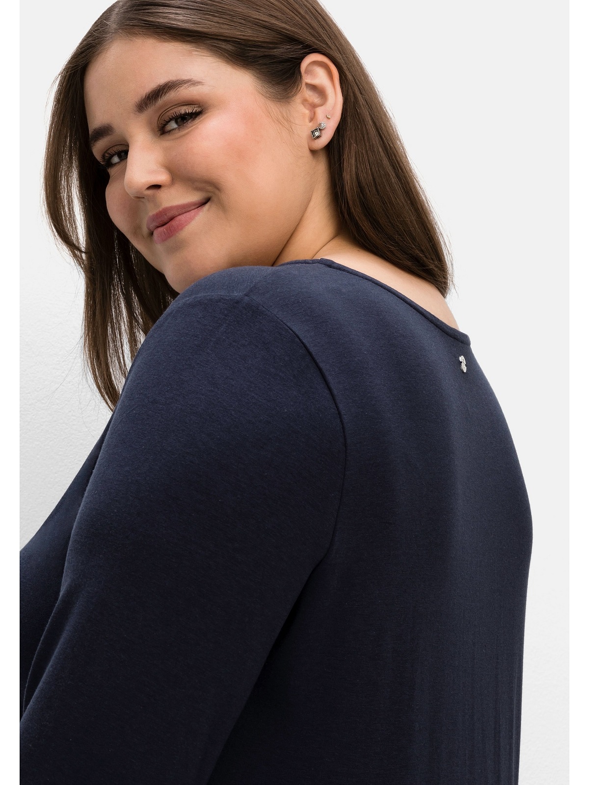 Sheego Langarmshirt »Große Größen«, mit Cut-out und Zierschnalle