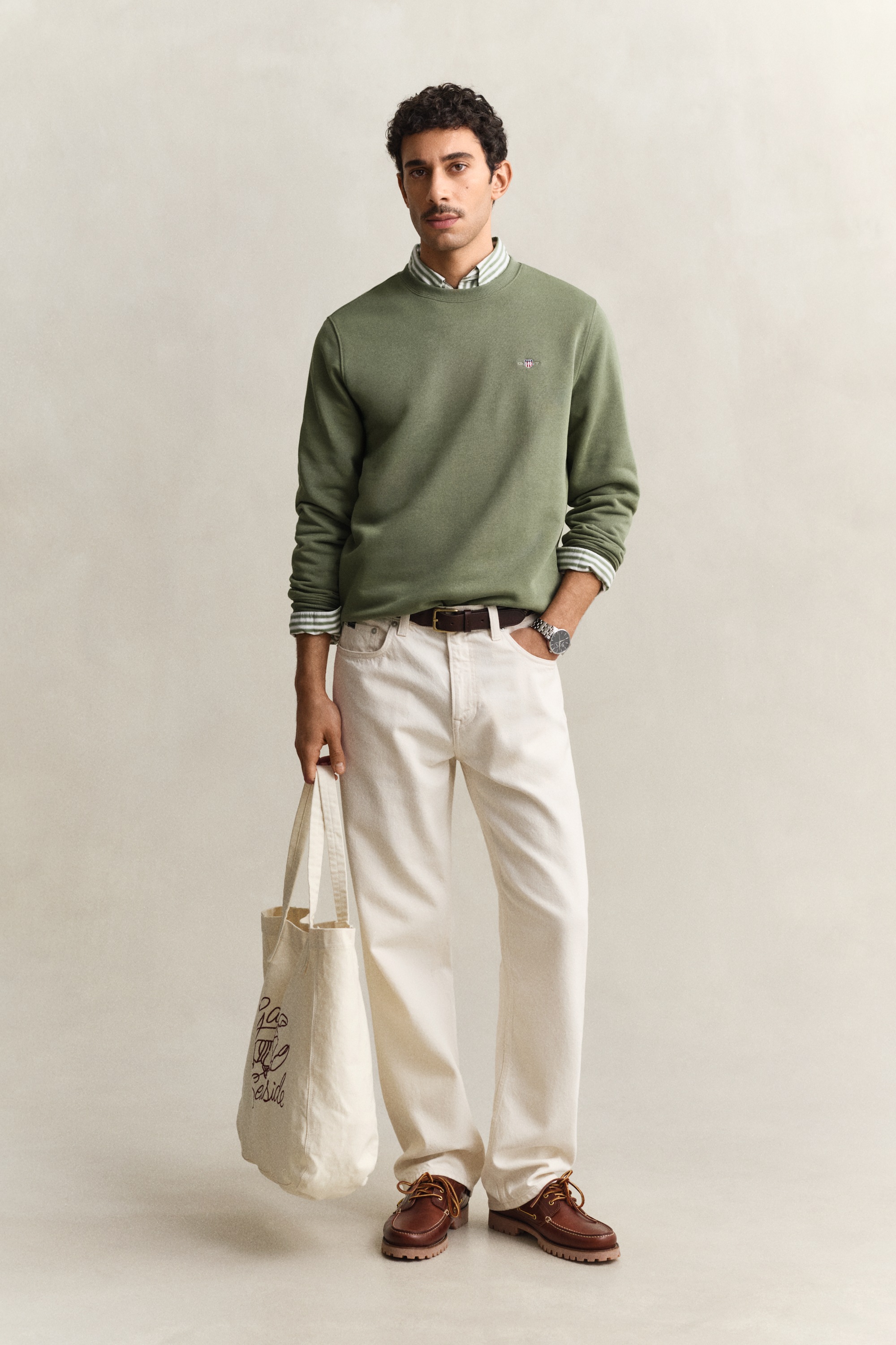 Thumbnail - Gant Sweatshirt "REG SHIELD C-NECK SWEAT", mit Logostickerei auf der Brust