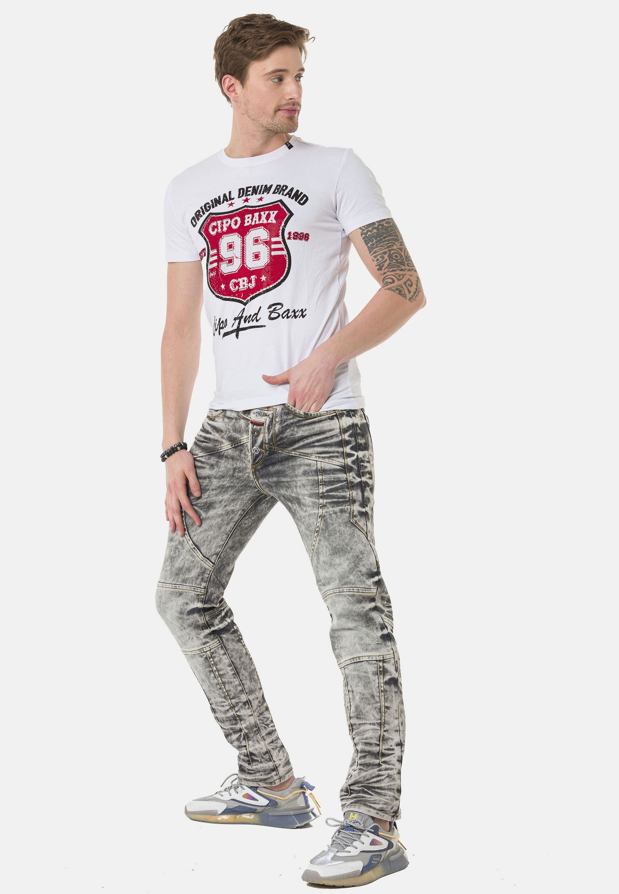 Cipo & Baxx T-Shirt »T-Shirt«, mit großem Wappen-Print
