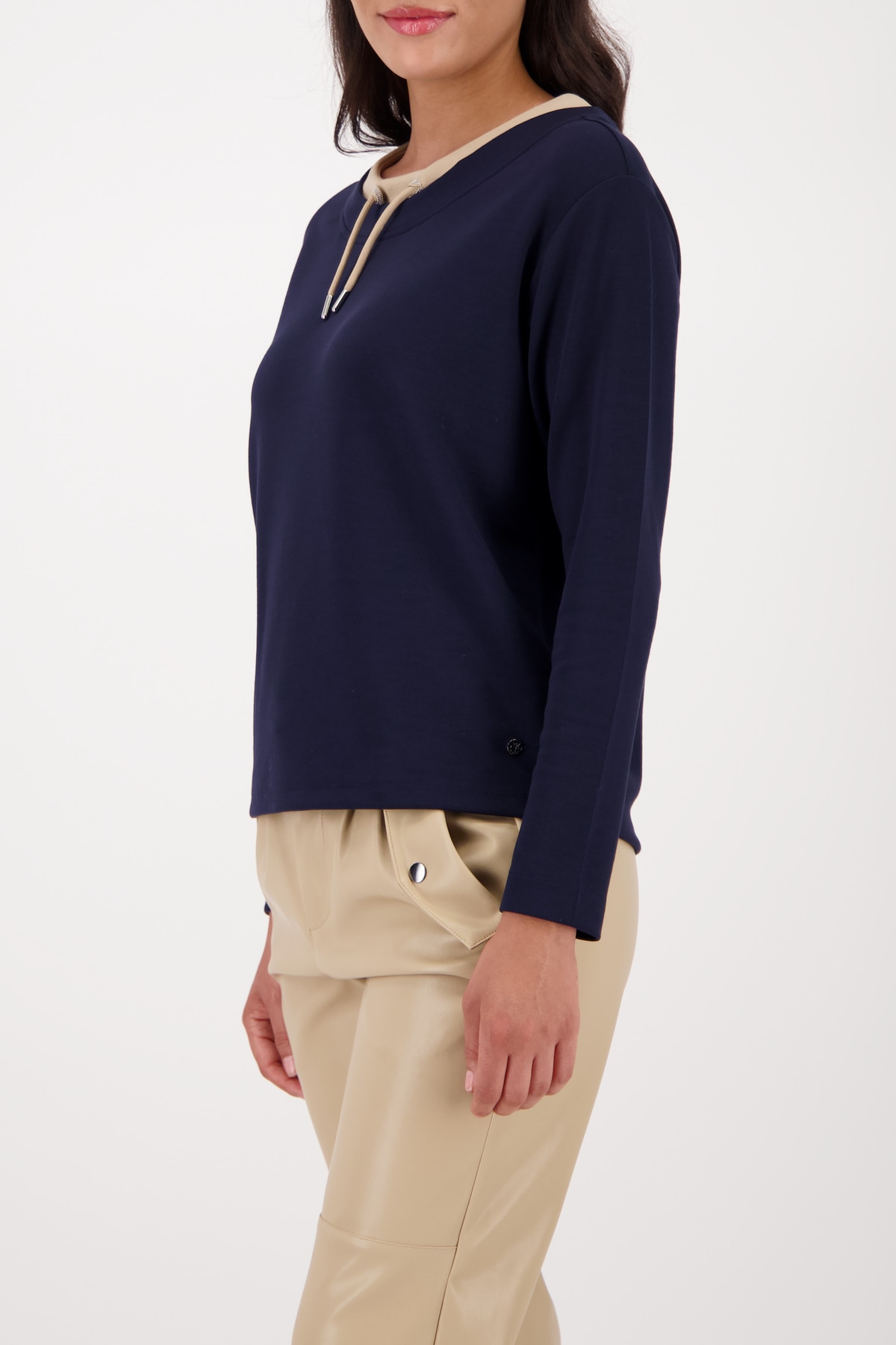 Monari Sweatshirt »Sweatshirt Basic Schmuckdetail«, Regular fit mit Rundhalsausschnitt
