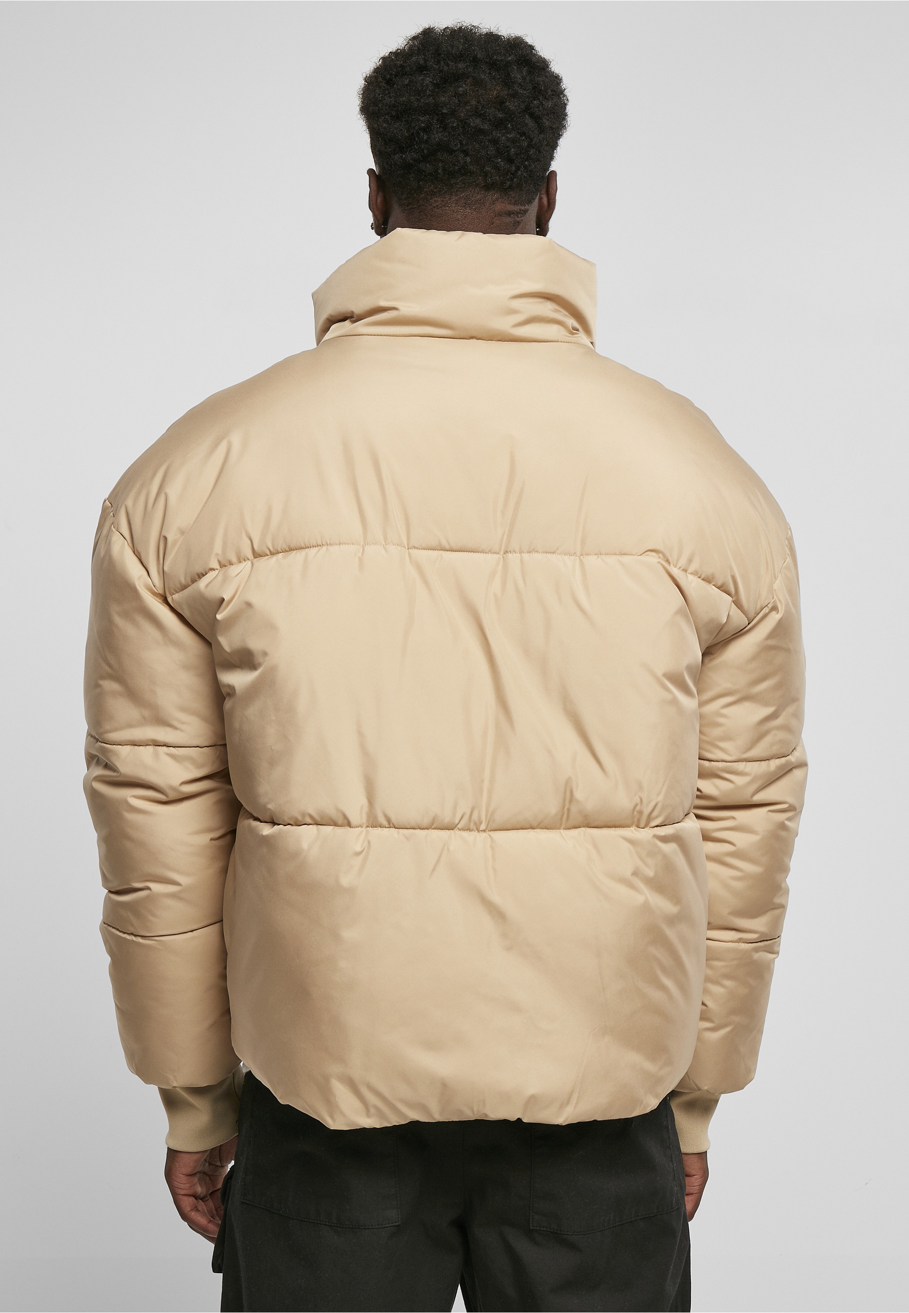 URBAN CLASSICS Winterjacke »Urban Classics Herren Short Big Puffer Jacket« 1 Stk. tlg. ohne Kapuze