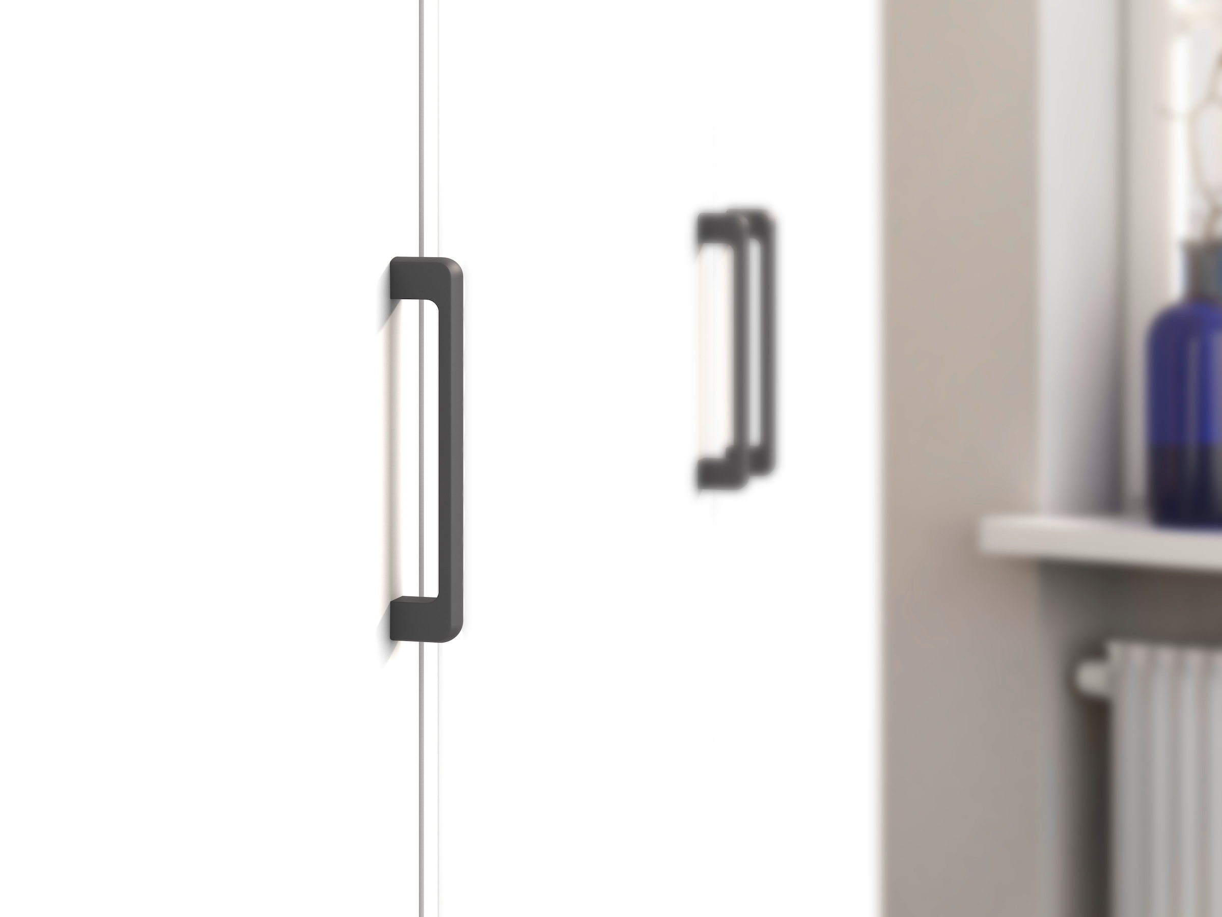 rauch Drehtürenschrank »Kleiderschrank Schrank Garderobe Wäscheschrank VOYAGER«, (in 3 verschiedenen Ausstattungen BASIC/CLASSIC/PREMIUM), moderne Griffe in Graumetallic mit Außenschubkästen MADE IN GERMANY