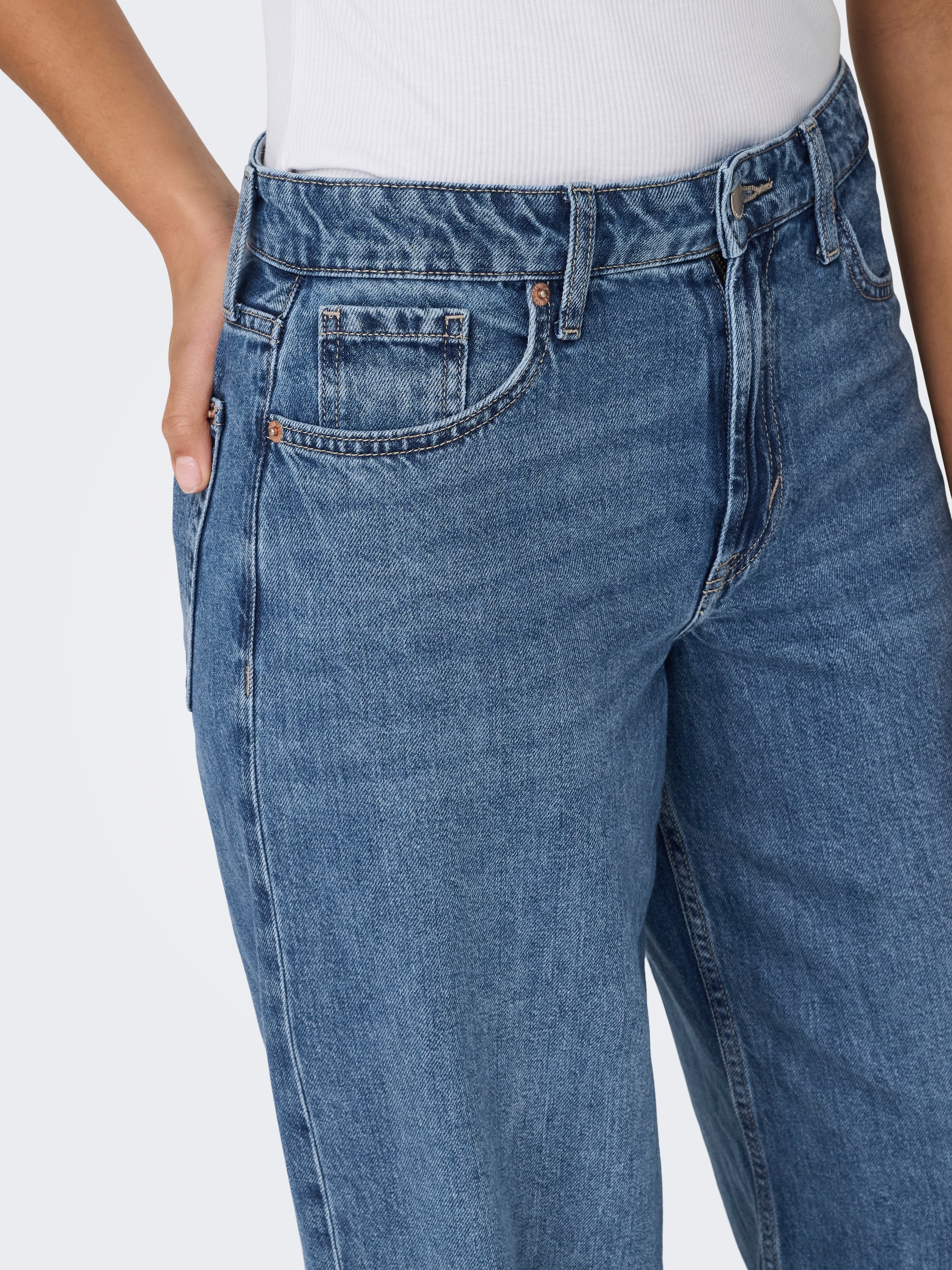 Thumbnail - ONLY High-waist-Jeans "ONLSILKY SOFT HW WIDE DNM PIM233 NOOS" mittlere Waschung, hohe Leibhöhe, weite Beinform