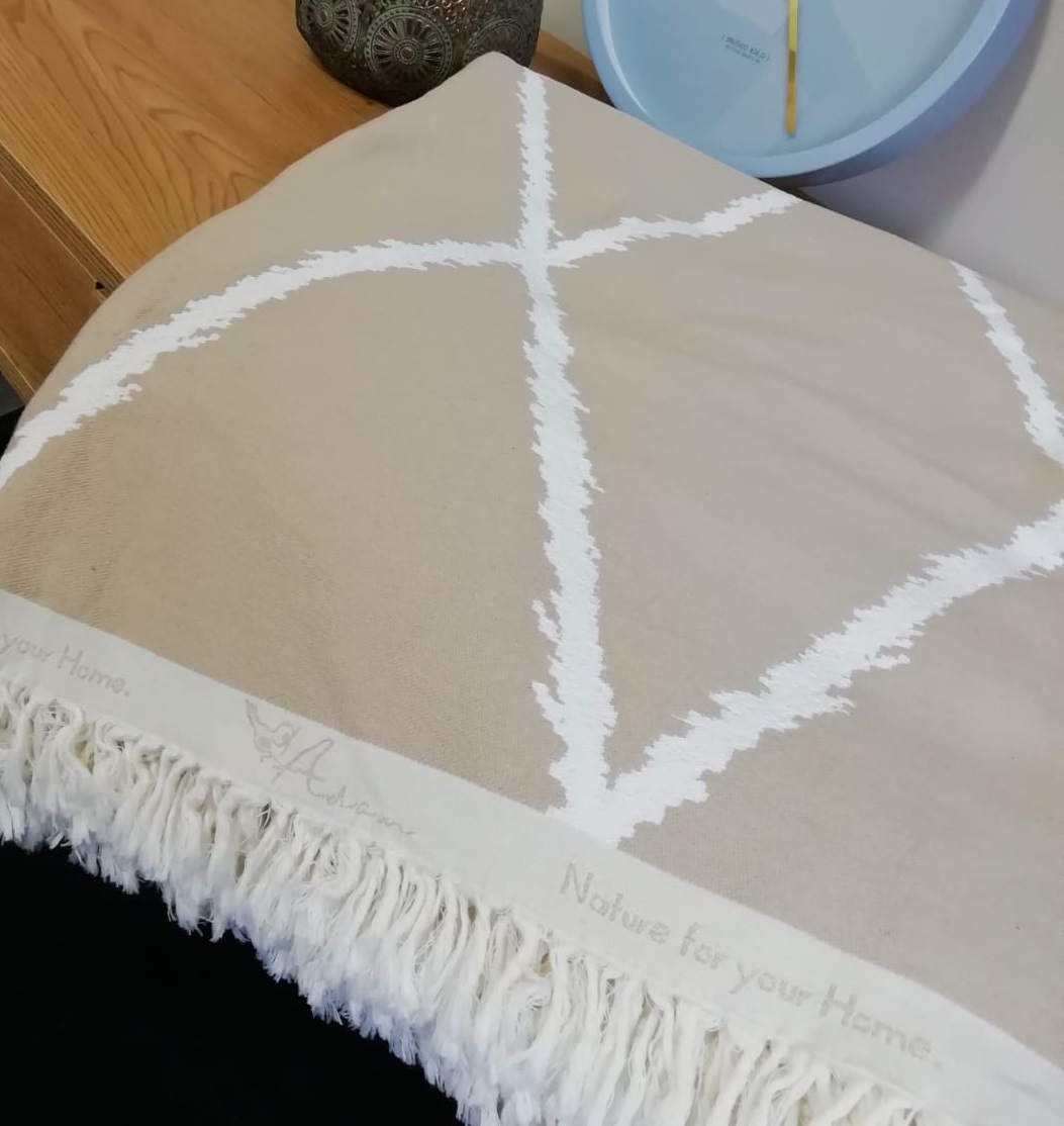 Thumbnail - Adam Wohndecke "Casket Valdelana" mit grafischem Muster, Kuscheldecke