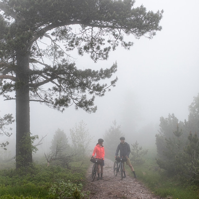 und bestellen »Sura wasserdicht, Kapuzenlösung Plus«, Damen moderner | für BAUR mit Regenjacke Fahrradjacke Gonso Wind-Jacke wind-