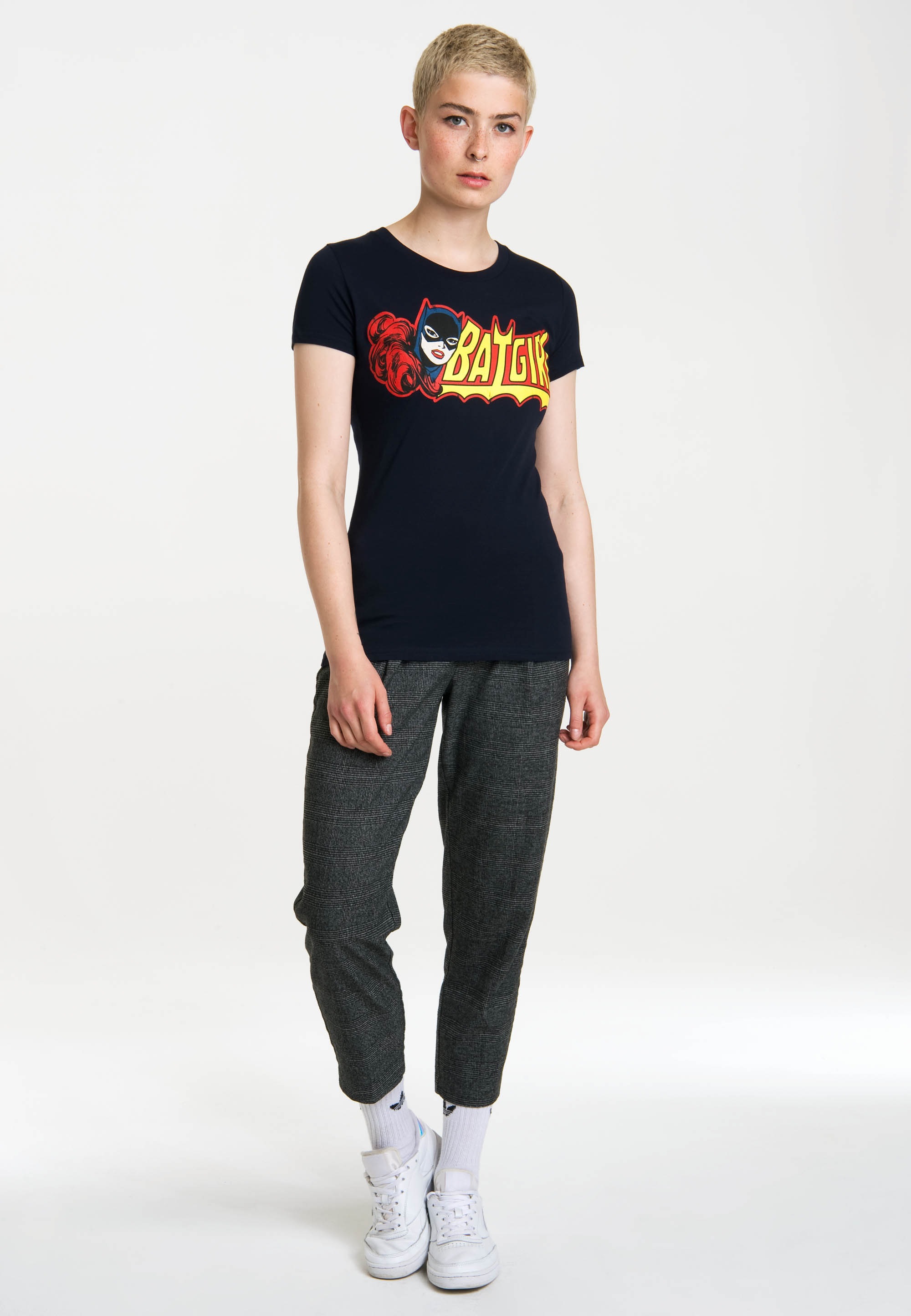 LOGOSHIRT T-Shirt »Batgirl«, mit coolem Frontdruck