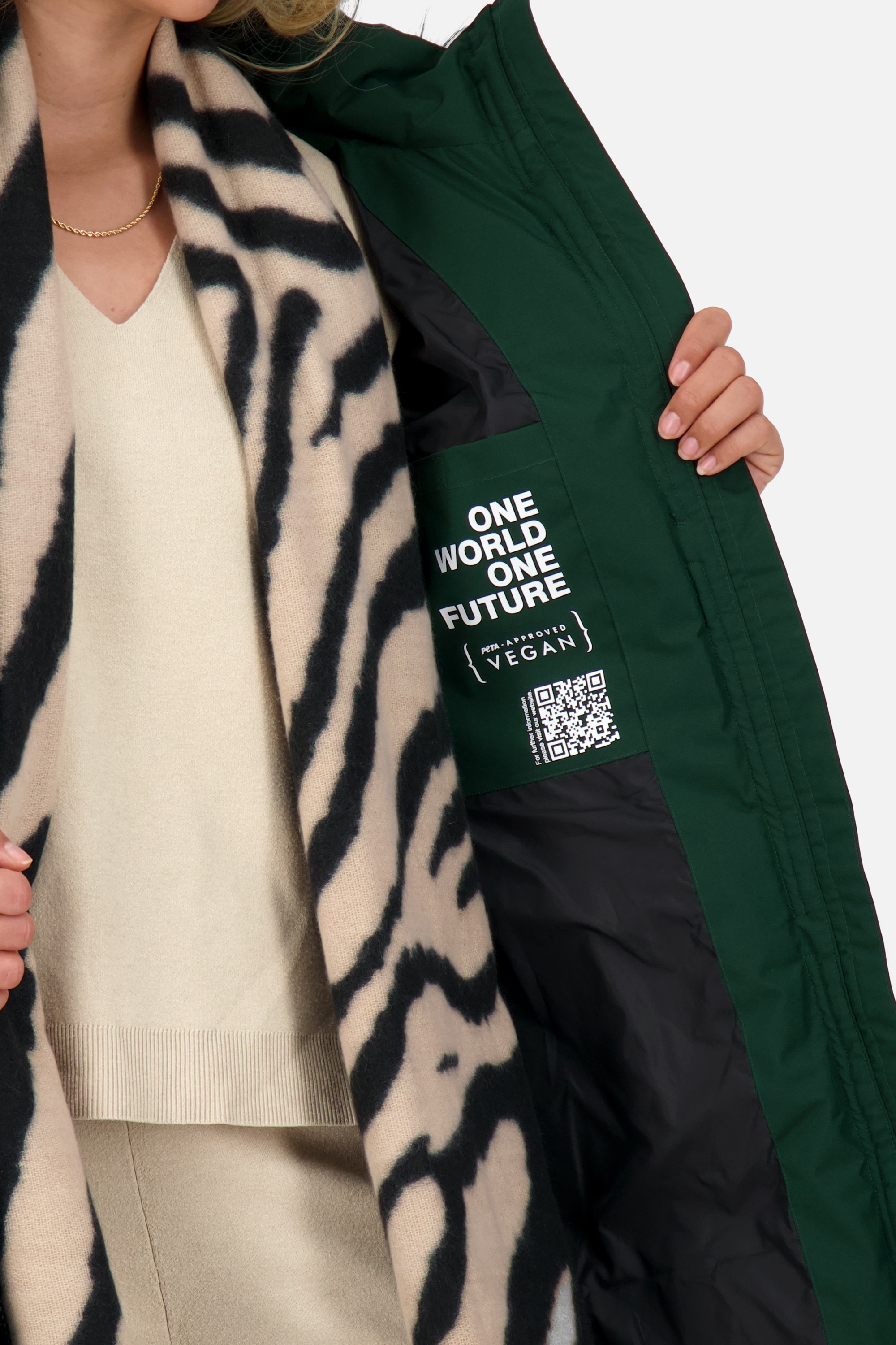 Alife & Kickin Winterjacke »Damen AmaliaAK A«, mit Kapuze, Lange gefütterte Damenwinterjacke mit abnehmbarer Kunstfellkapuze
