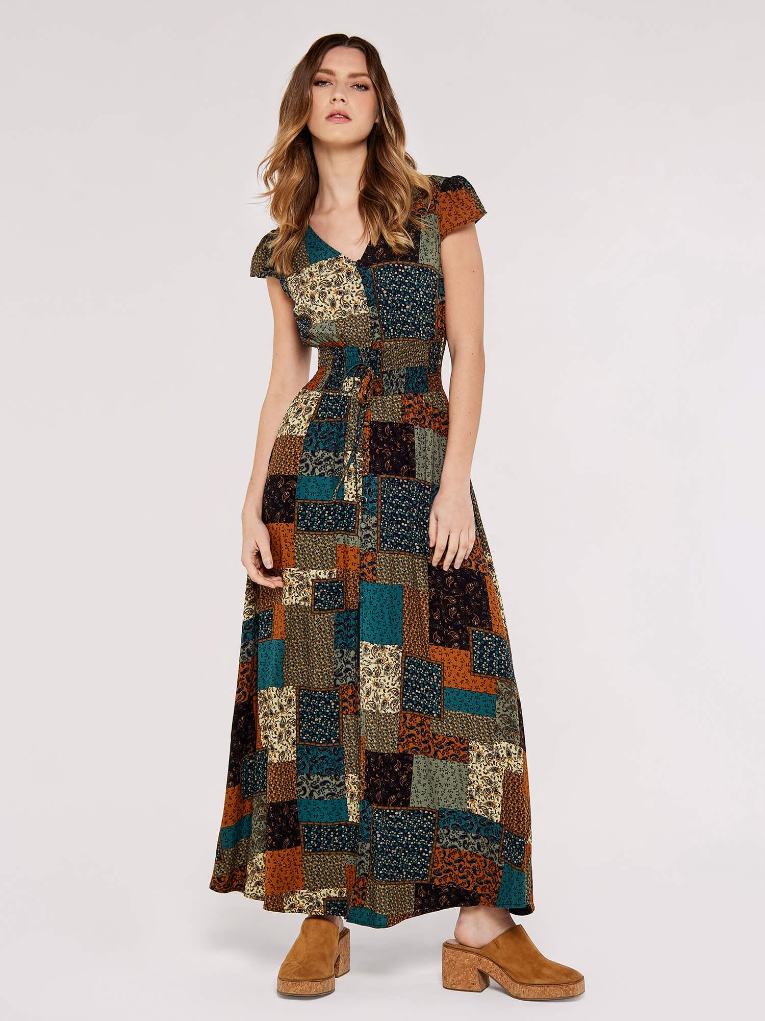 Apricot Maxikleid "Patchworkkleid" 1 tlg. mit Smokdetails