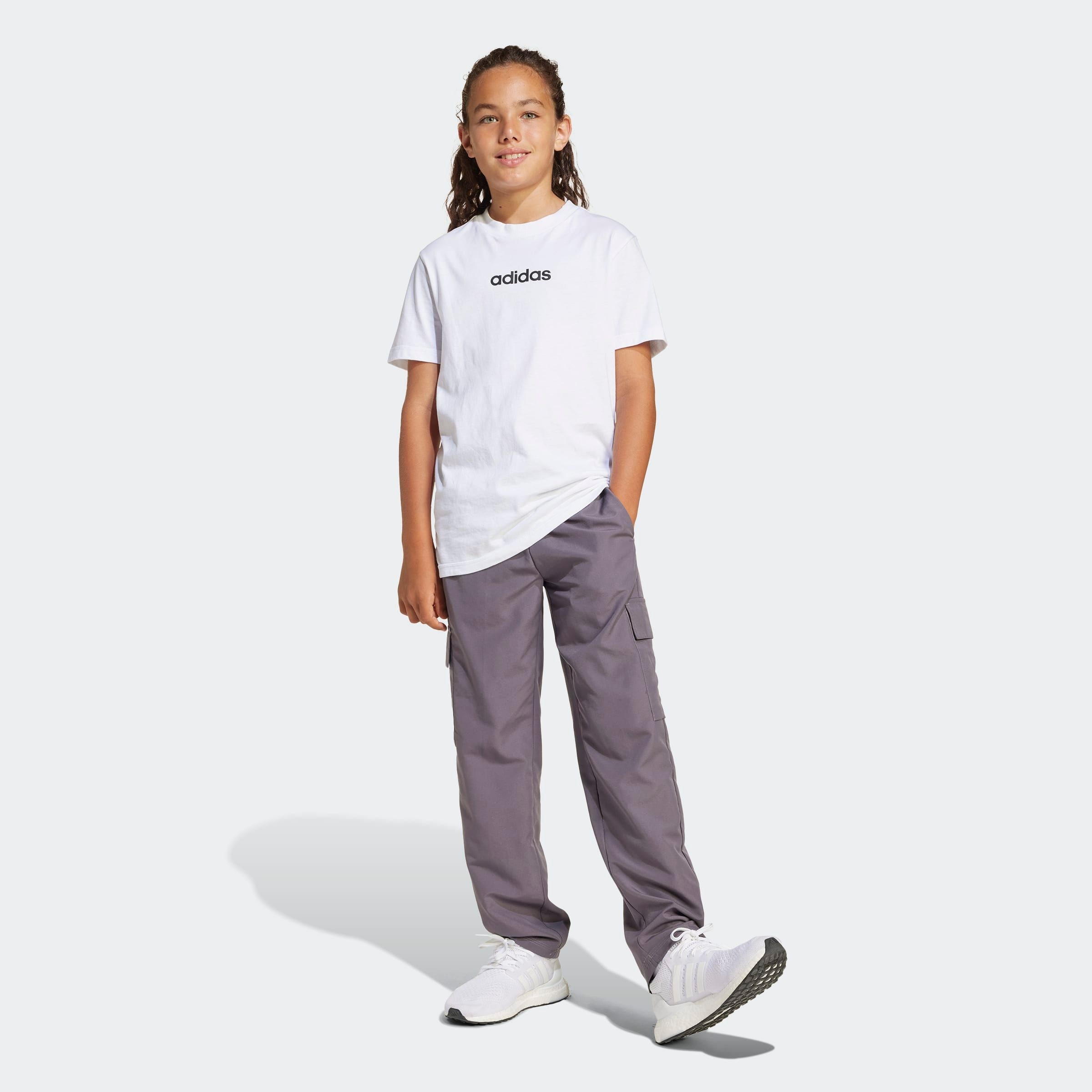 adidas Sportswear T-Shirt »ESSENTIALS KIDS« sportlicher Stil, Rundhalsausschnitt, lässige Passform