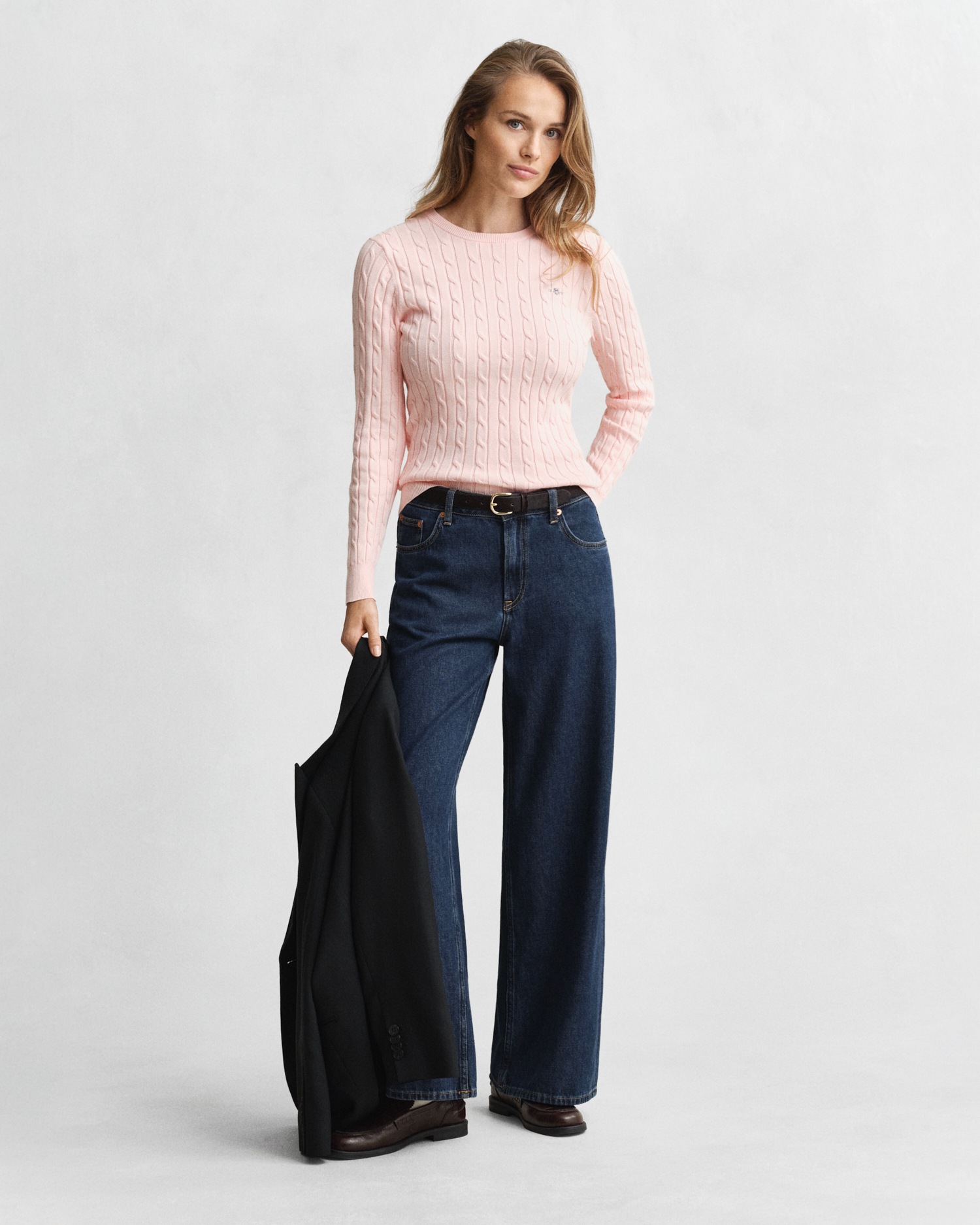 Gant Strickpullover »STRETCH COTTON CABLE C-NECK« mit Logostickerei auf der Brust