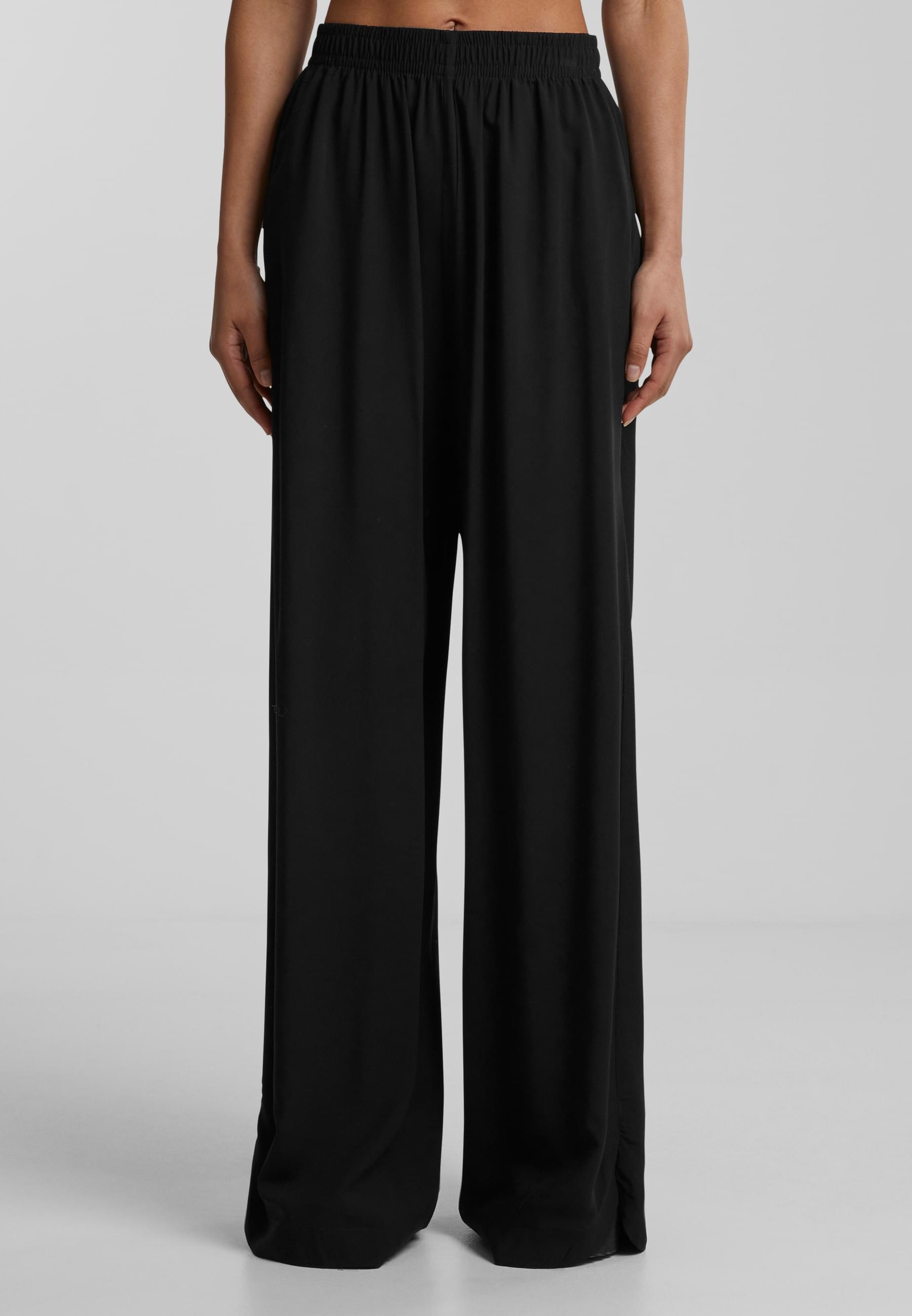 URBAN CLASSICS Stoffhose »Urban Classics Damen Ladies Wide Leg Viscose Pants«, (1 tlg.)