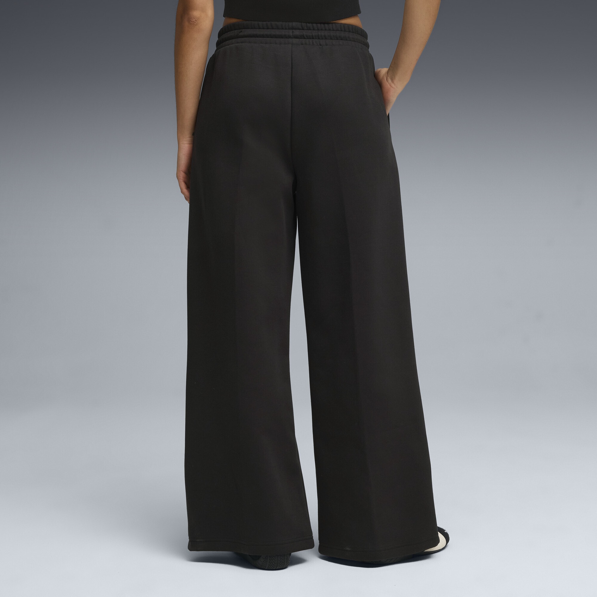 PUMA Sporthose »Wardrobe Essentials Relaxed Hose Damen«