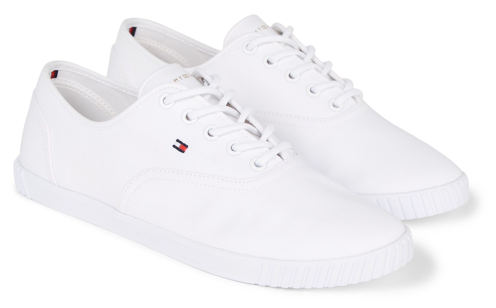 Tommy Hilfiger Sneaker »CANVAS LACE UP SNEAKER«, in schmaler Form, Freizeitschuh, Halbschuh, Schnürschuh