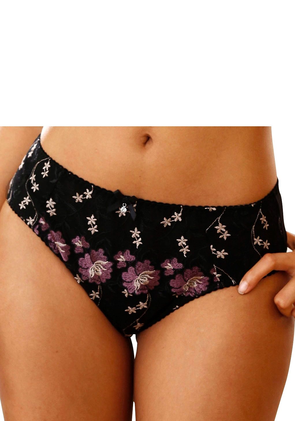 Nuance by Lascana Slip mit Blüten-Stickereien
