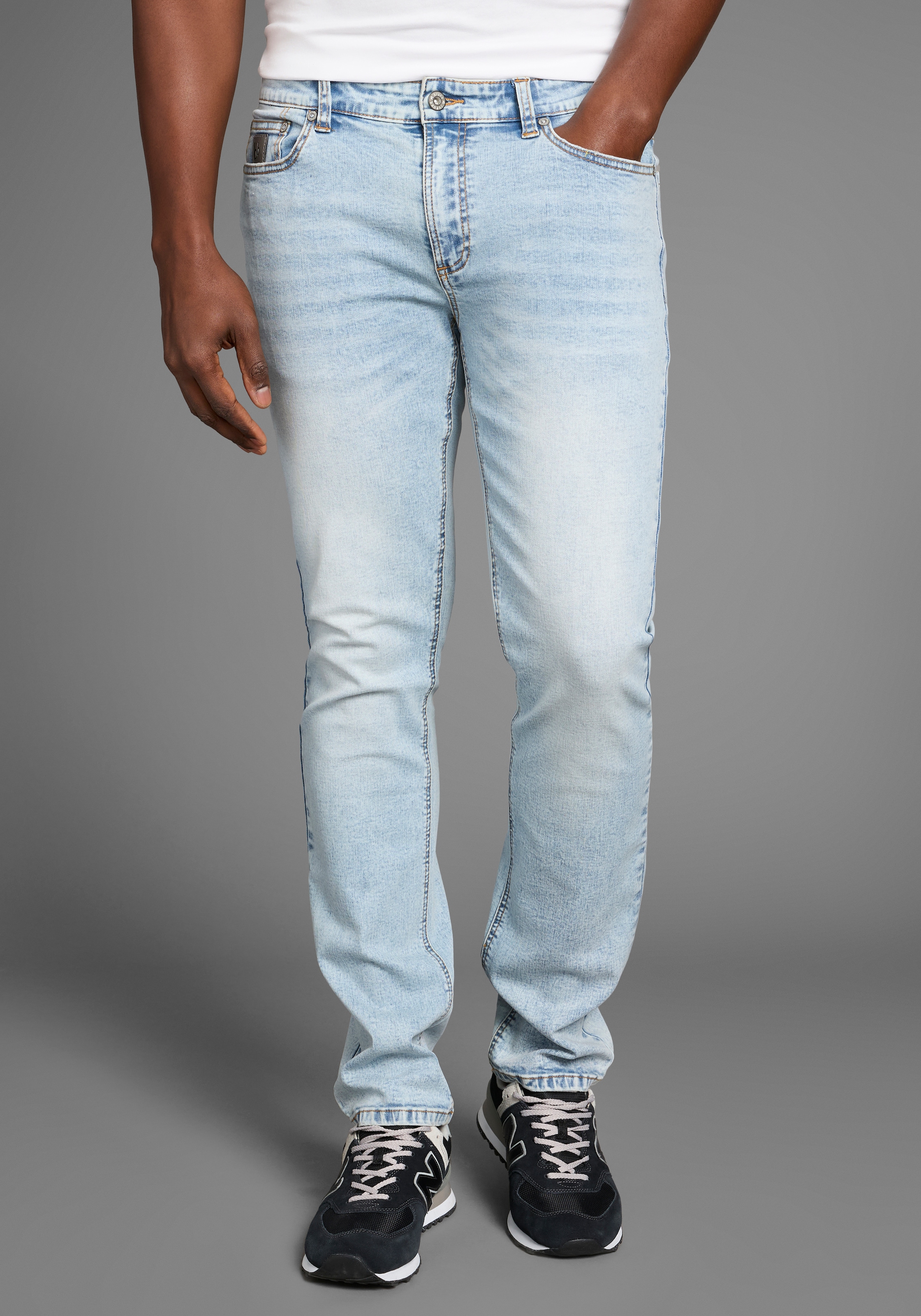 Bruno Banani Straight-Jeans "Hutch", gerade Beinform, teilweise mit modisch günstig online kaufen