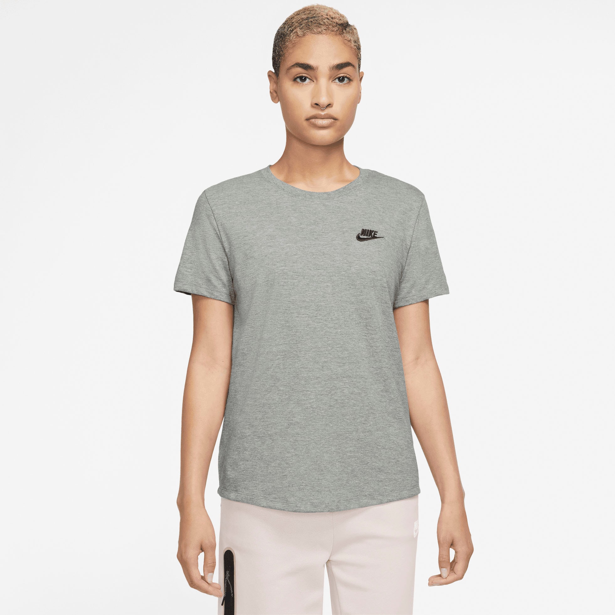 Nike Sportswear T-Shirt "Nike Sportswear Club Essentials Womens T-Shirt" 1 günstig online kaufen
