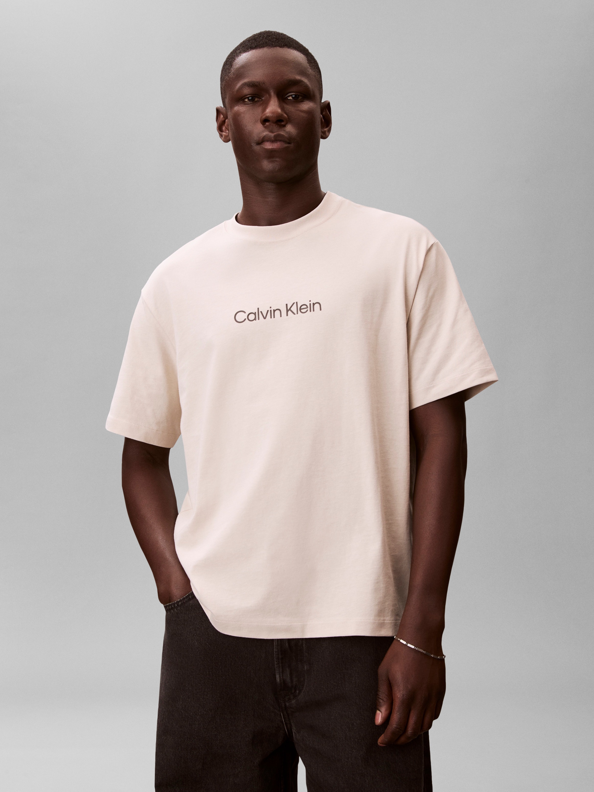 Calvin Klein T-Shirt "SS RLXD STANDARD LOGO CREWNK TEE" Rundhalsausschnitt, günstig online kaufen