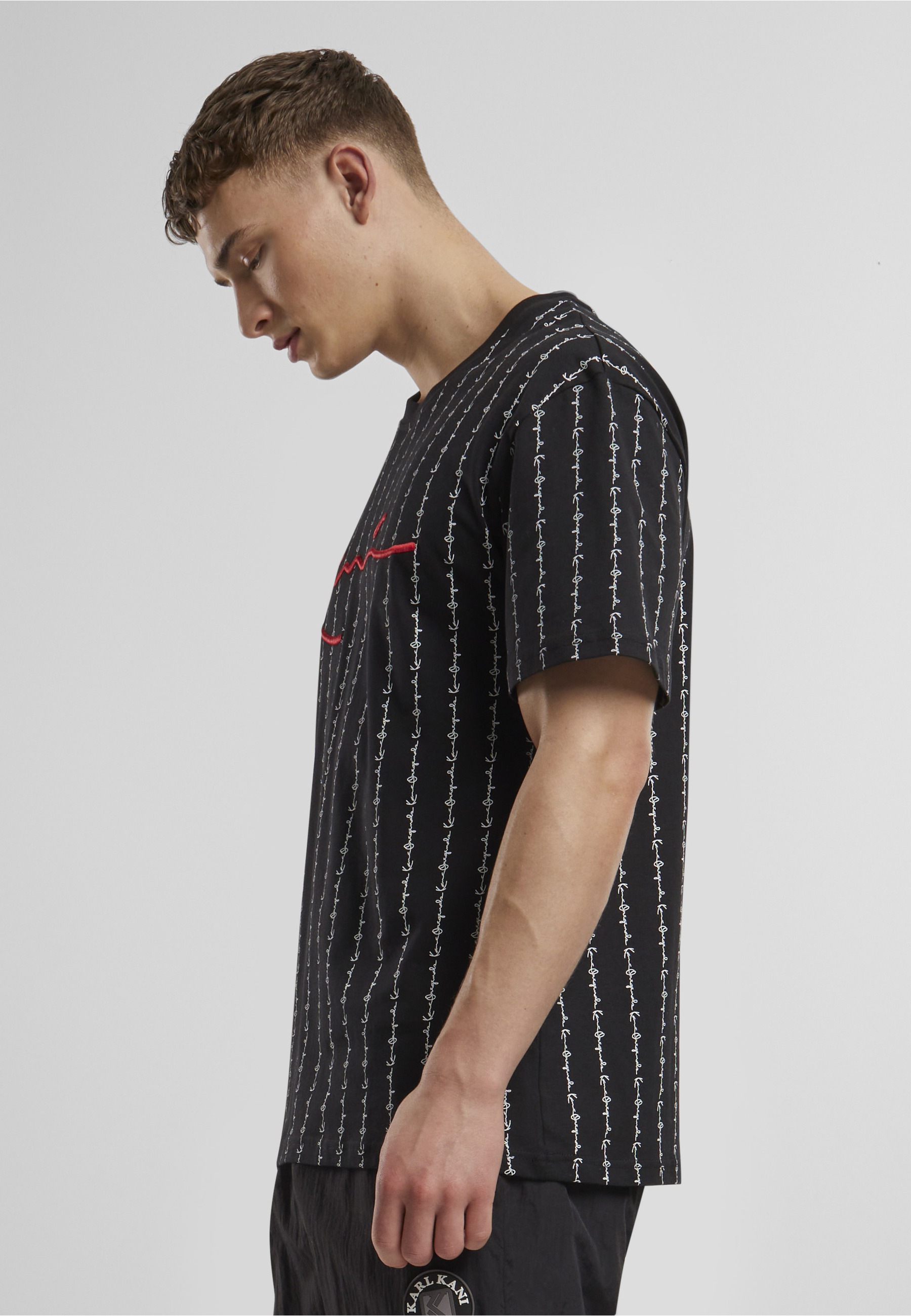 Karl Kani T-Shirt »Karl Kani Herren KKMQ12130BLK Signature Logo Pinstripe Tee« 1 Stk.