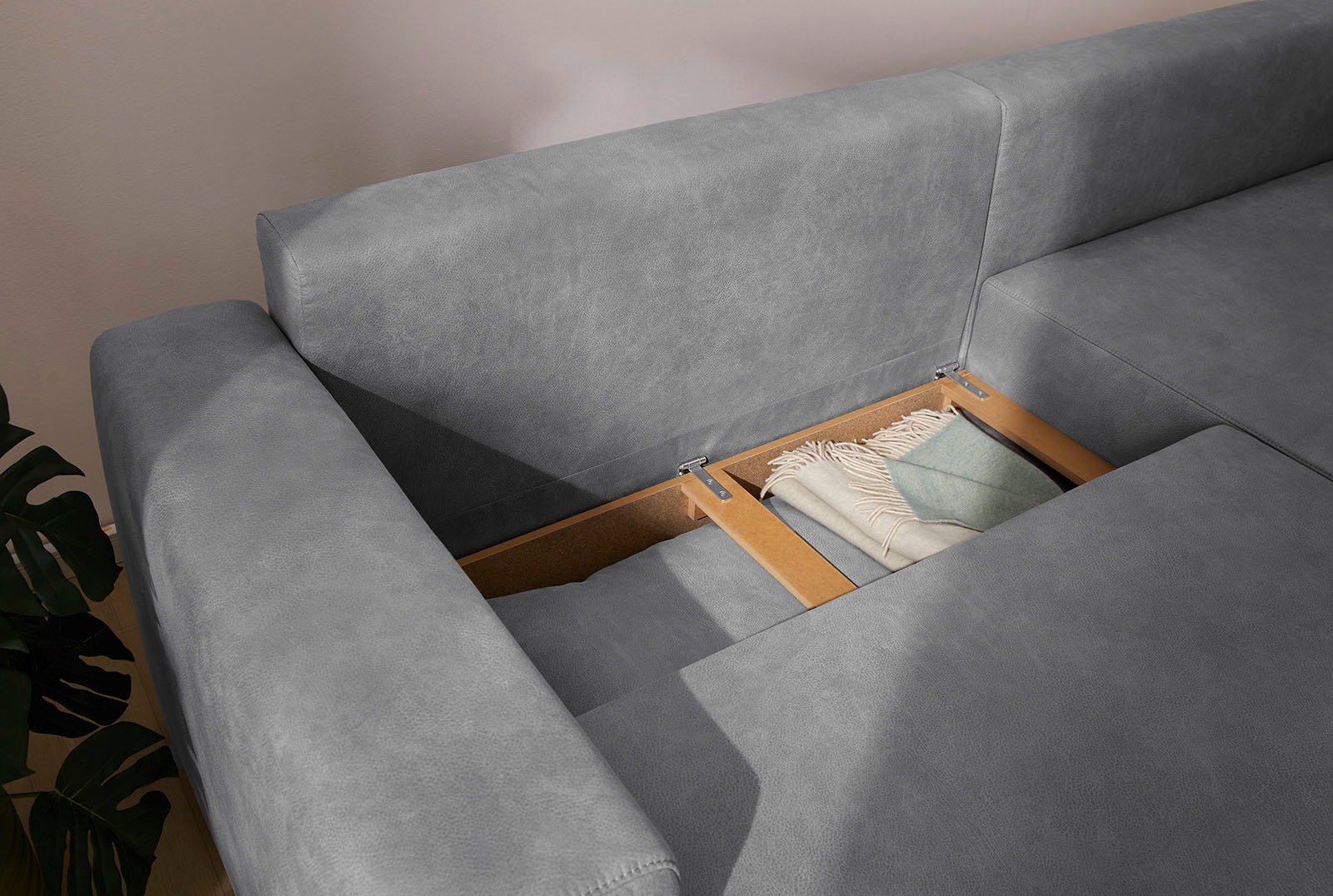 Jockenhöfer Gruppe Ecksofa »Spotlight, L-Form, mit dimmbarer LED-Beleuchtung«, inkl. Bettfunktion & Bettkasten, Ottomane links/rechts montierbar