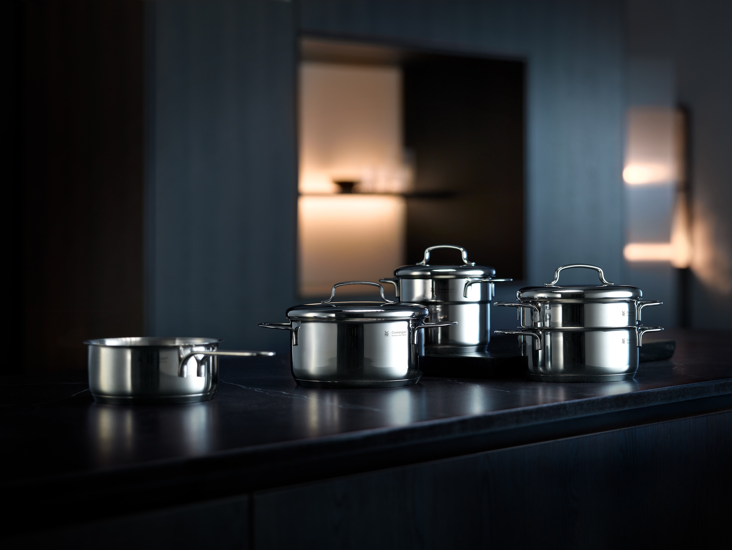 WMF Topf-Set »Mini«, Cromargan® Edelstahl Rostfrei 18/10, (Set, 9 tlg.), hochwertige Edelstahldeckel, platzsparende Aufbewahrung, Schüttrand