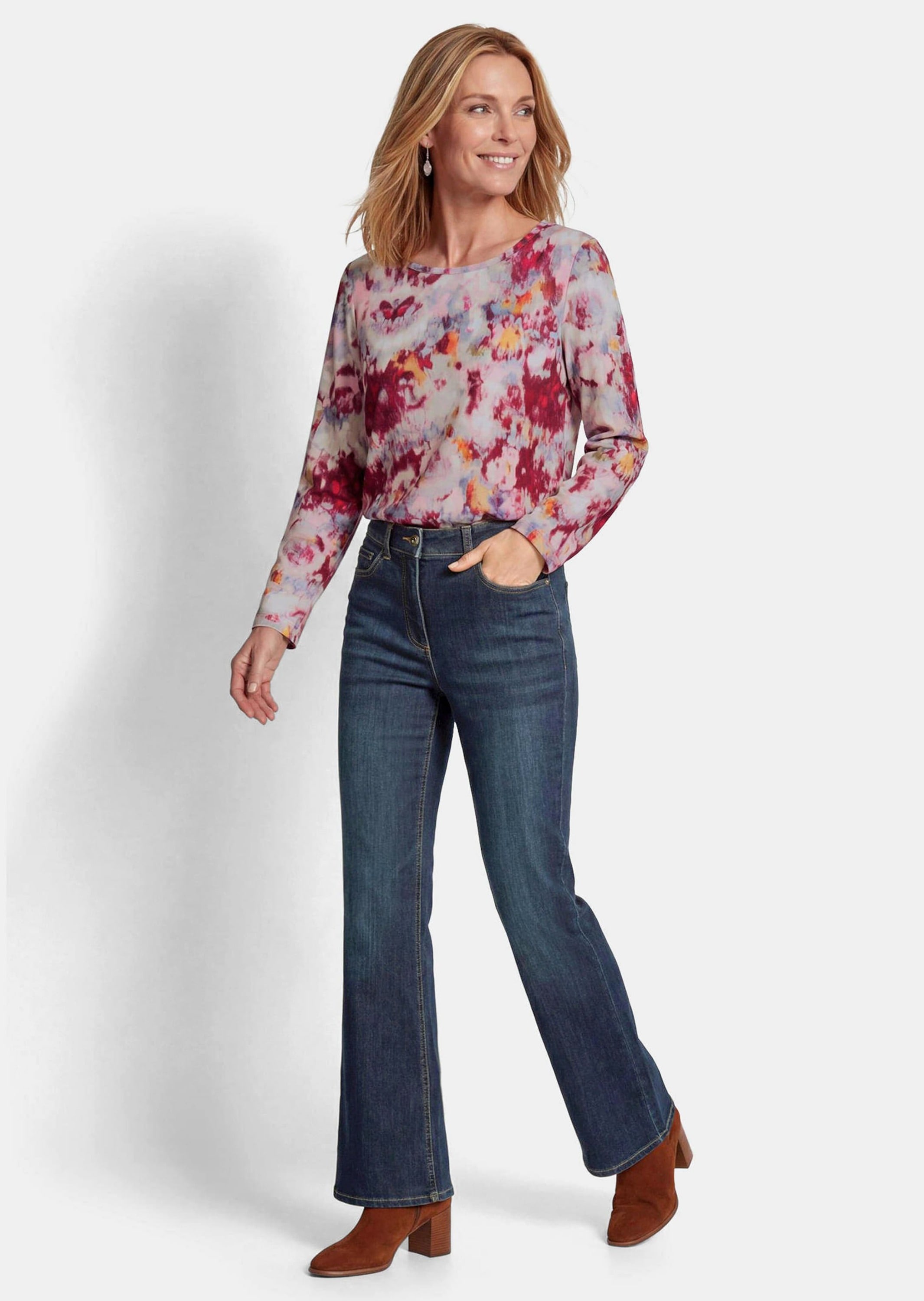 GOLDNER Regular-fit-Jeans »Kurzgröße Denimhose CARLA mit ausgestelltem Bein« Ziernieten an den Taschen