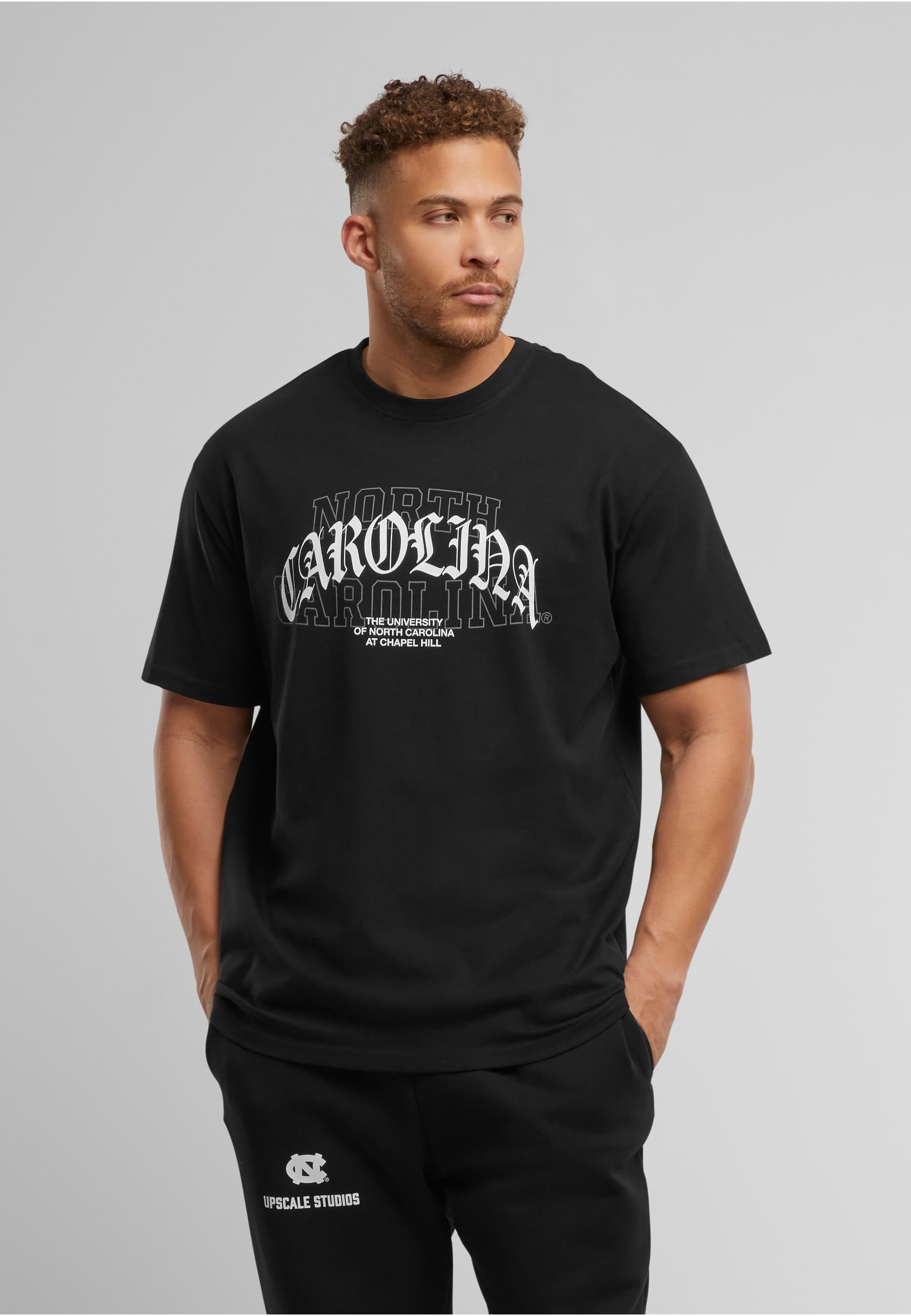 MisterTee T-Shirt »MisterTee North Carolina Laces Logo Oversize Tee« 1 Stk.