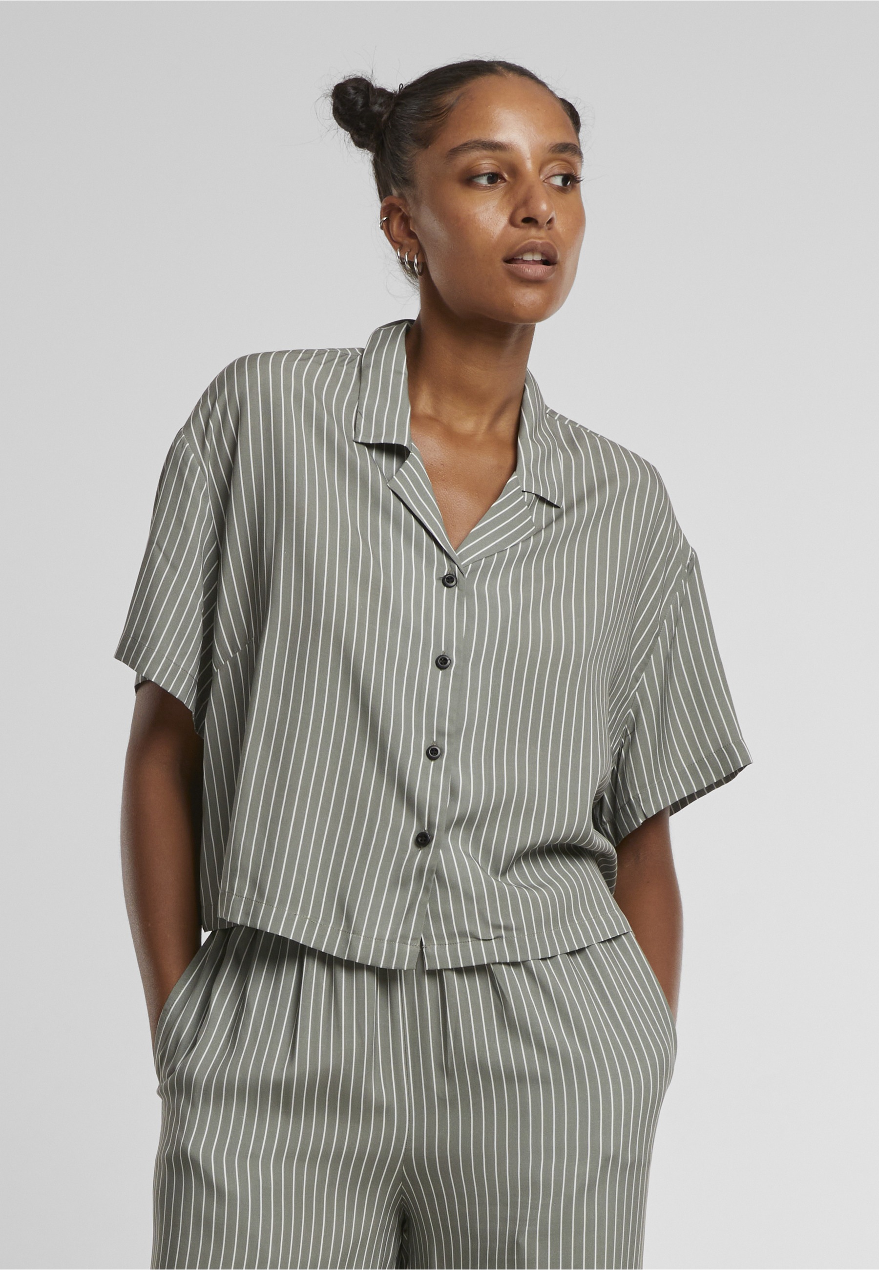 URBAN CLASSICS Kurzarmshirt »Urban Classics Damen Ladies Resort Shirt« 1 Stk.