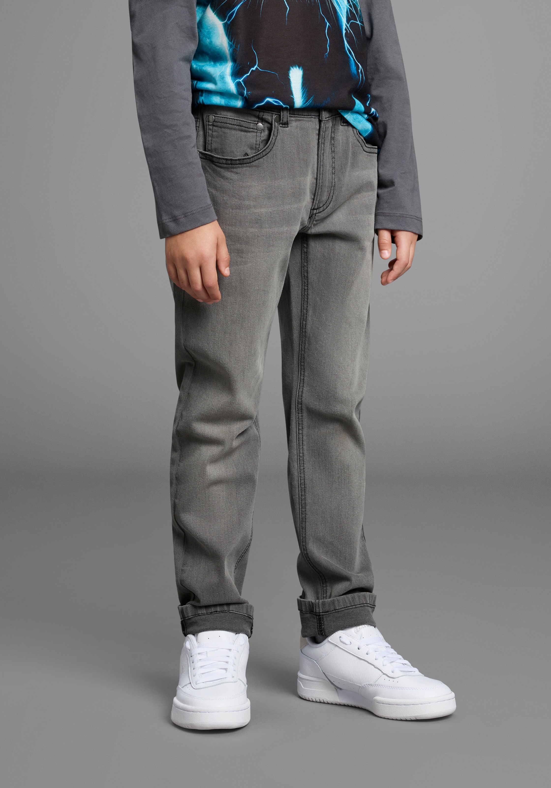 KIDSWORLD Straight-Jeans "Gerade Stretchjeans" Stretchjeans in authentischer Waschung