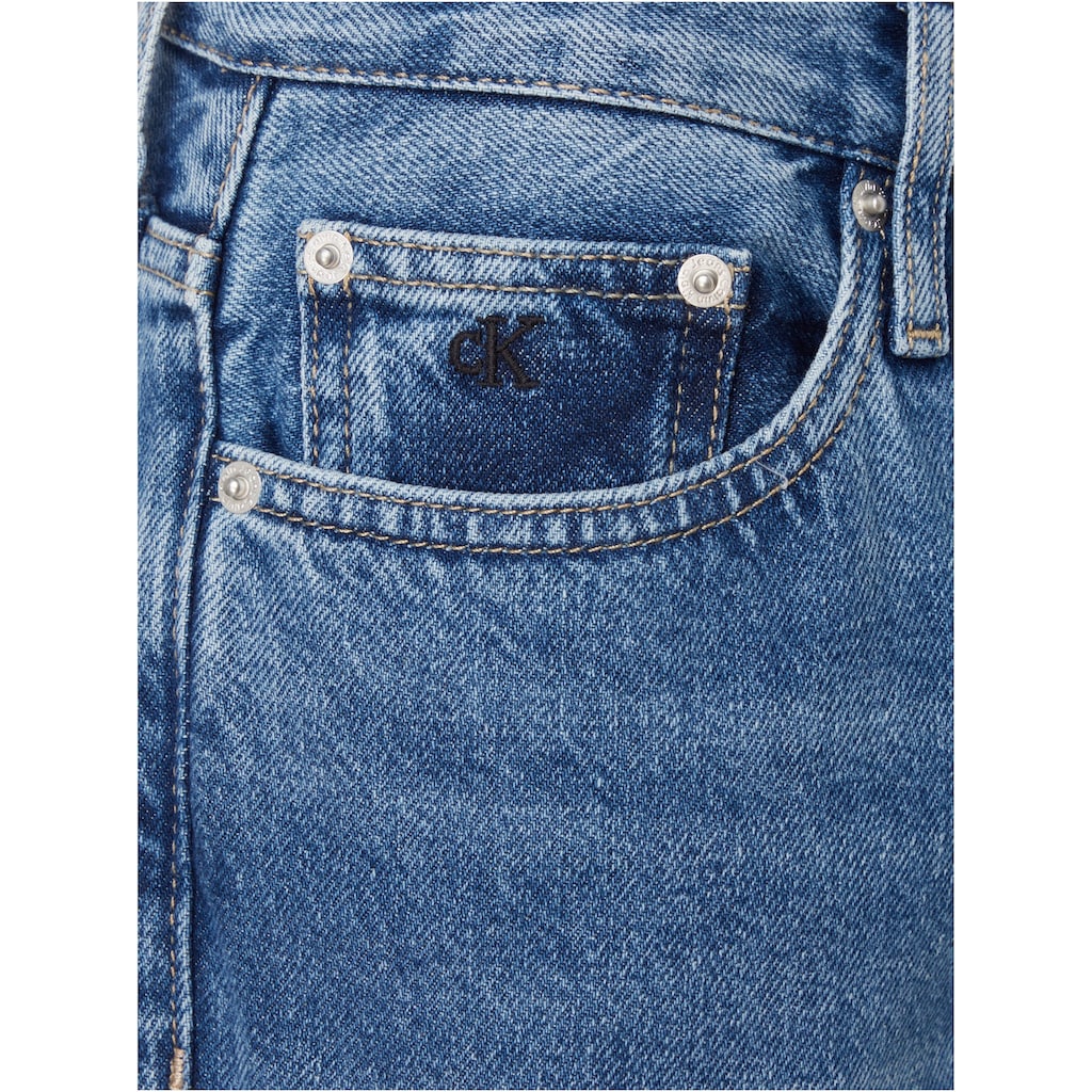 Calvin Klein Jeans Mom-Jeans, mit Calvin klein Logostickerei hinten am Bund