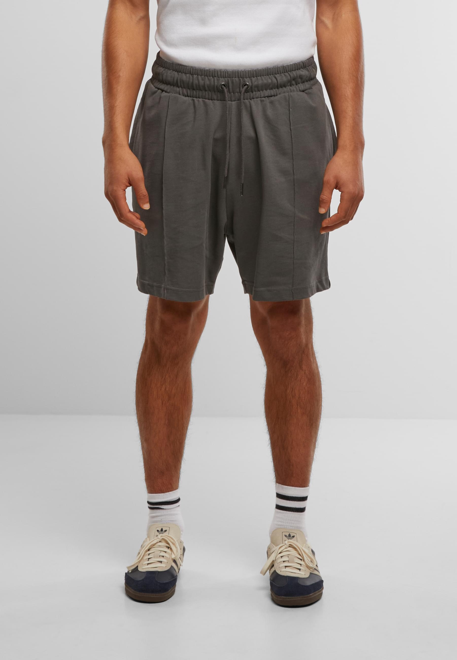 URBAN CLASSICS Sweatshorts »Urban Classics Heavy Jersey Pintuck Track Shorts«, (1 tlg.)