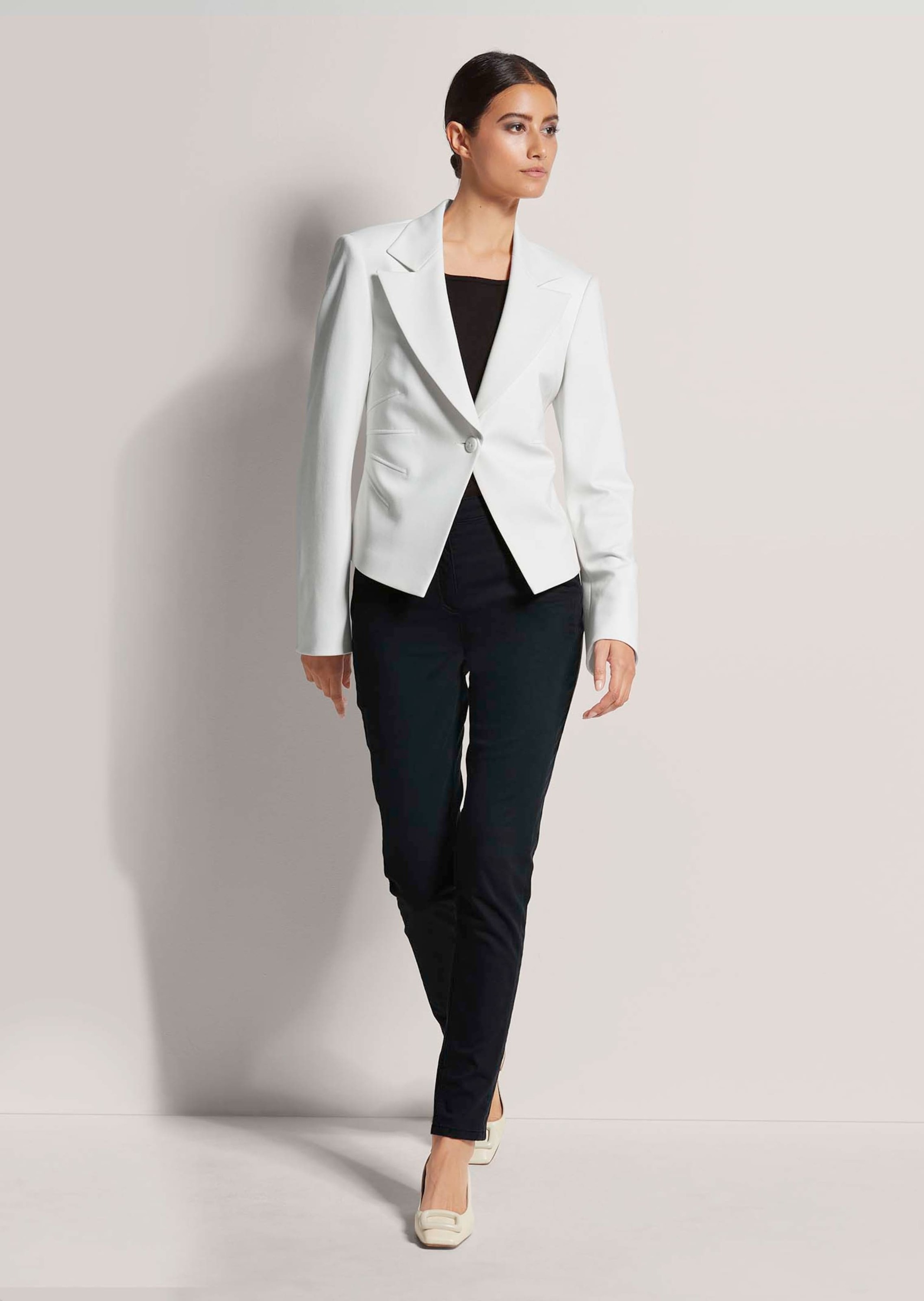 Thumbnail - MADELEINE Jerseyblazer "Blazer Kurzer Jersey-Blazer mit Ziernähten"