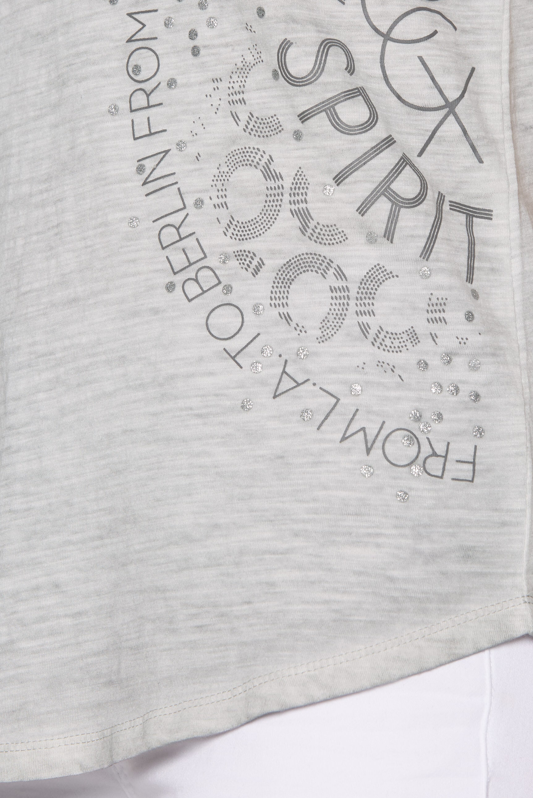 SOCCX V-Shirt, mit überschnittenen Schultern