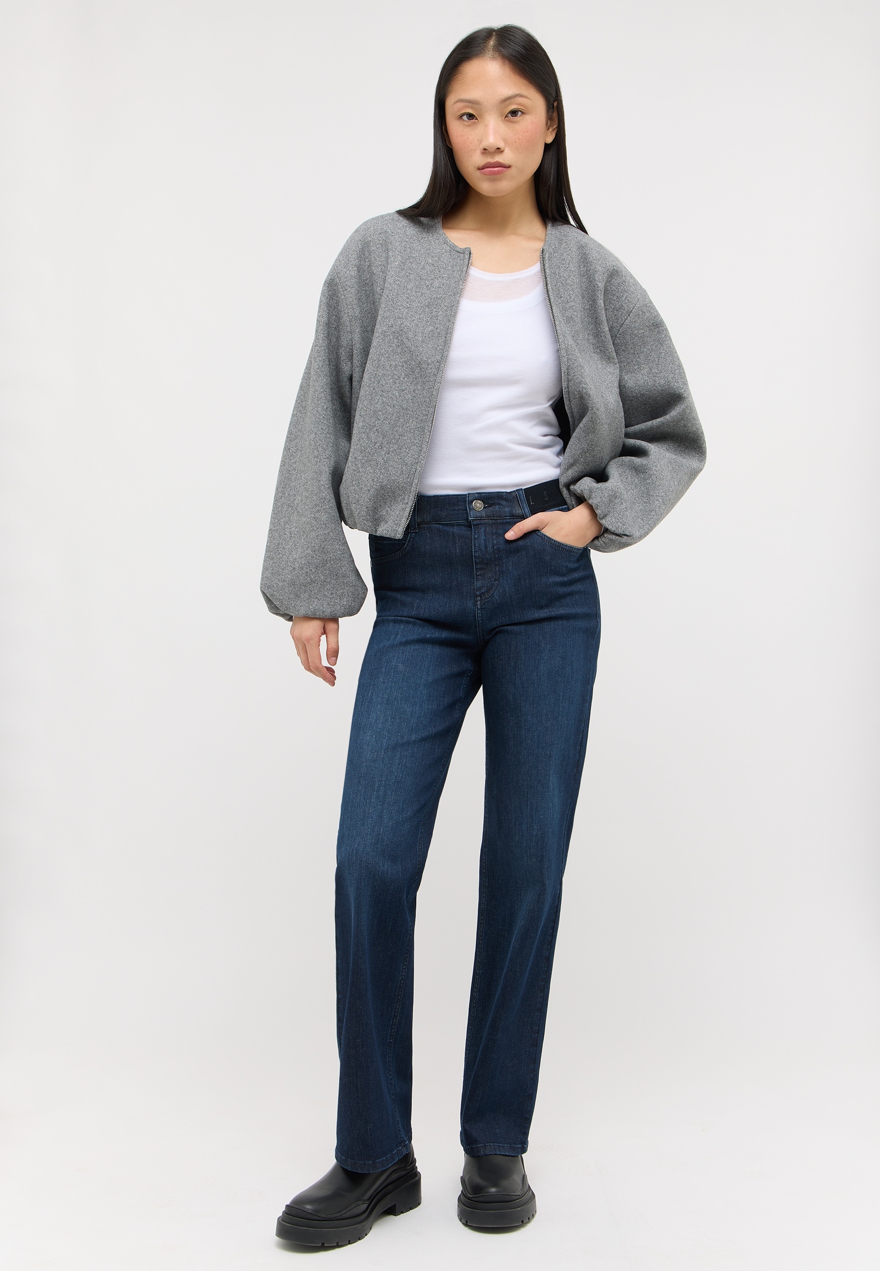 ANGELS 5-Pocket-Jeans »L. SPORTY« weite Passform, mit Gürtelschlaufen, 1-Knopf-Form