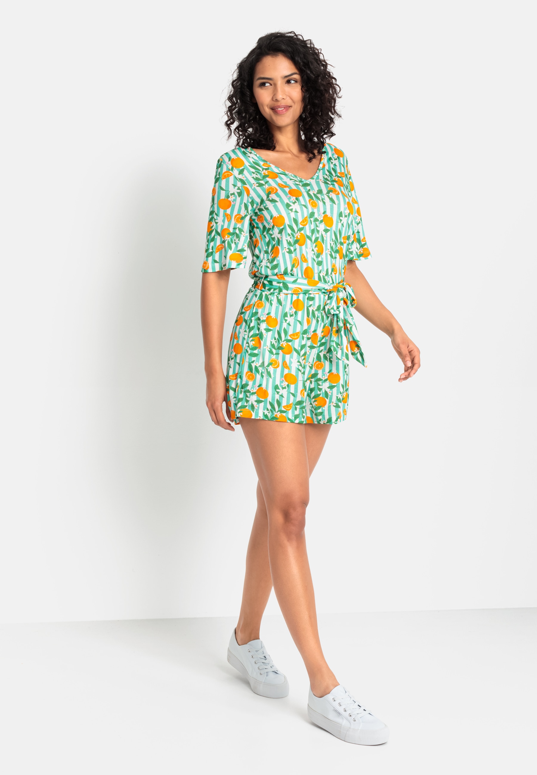 Buffalo Kurzoverall, (mit Bindegürtel), mit Alloverdruck, sommerlicher Jumpsuit, Strandmode