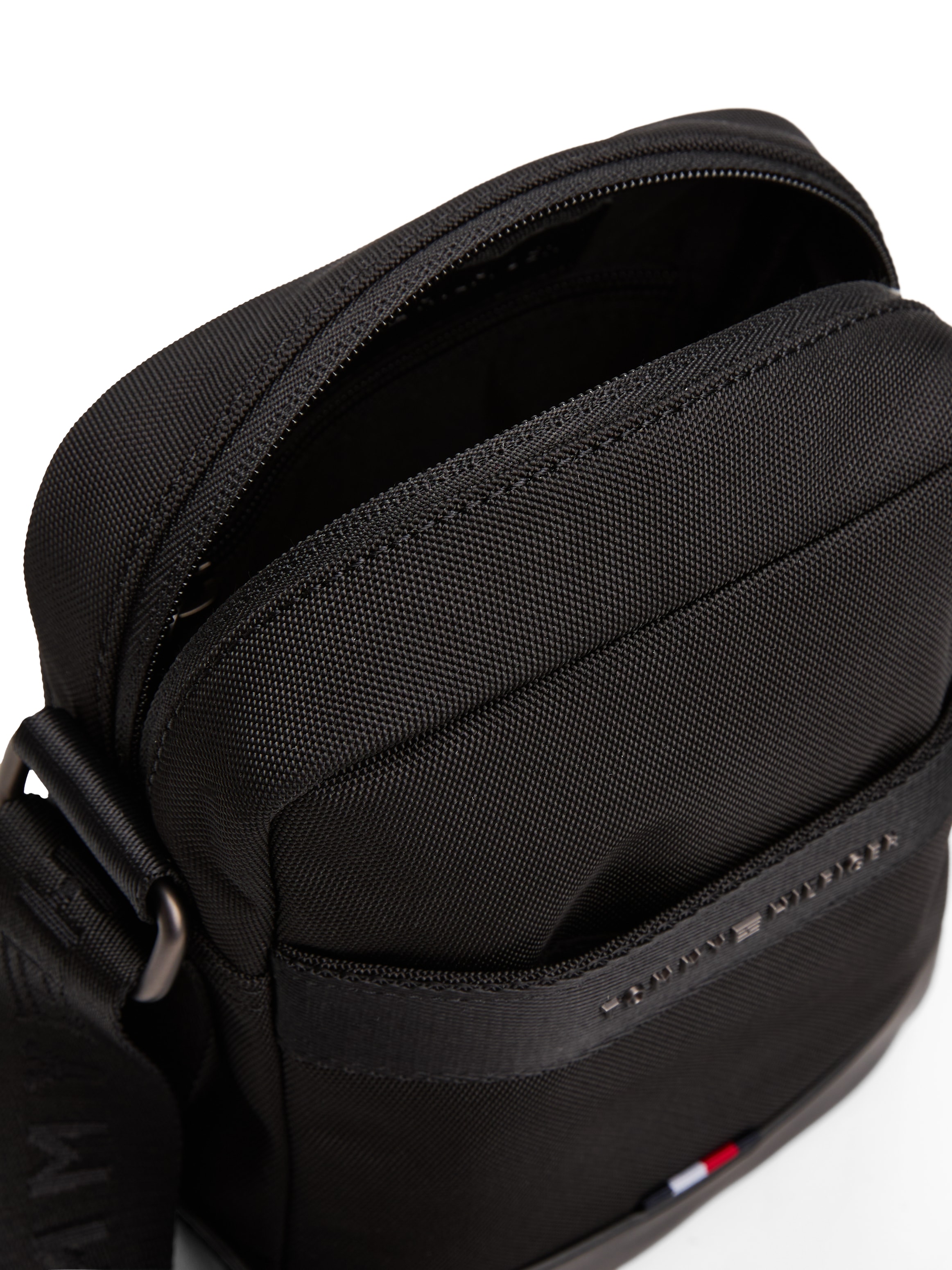 Tommy Hilfiger Umhängetasche »TH NYLON TRAVEL MINI REPORTER«, Men Schultertasche, Crossbody-Tasche mit Logoflag