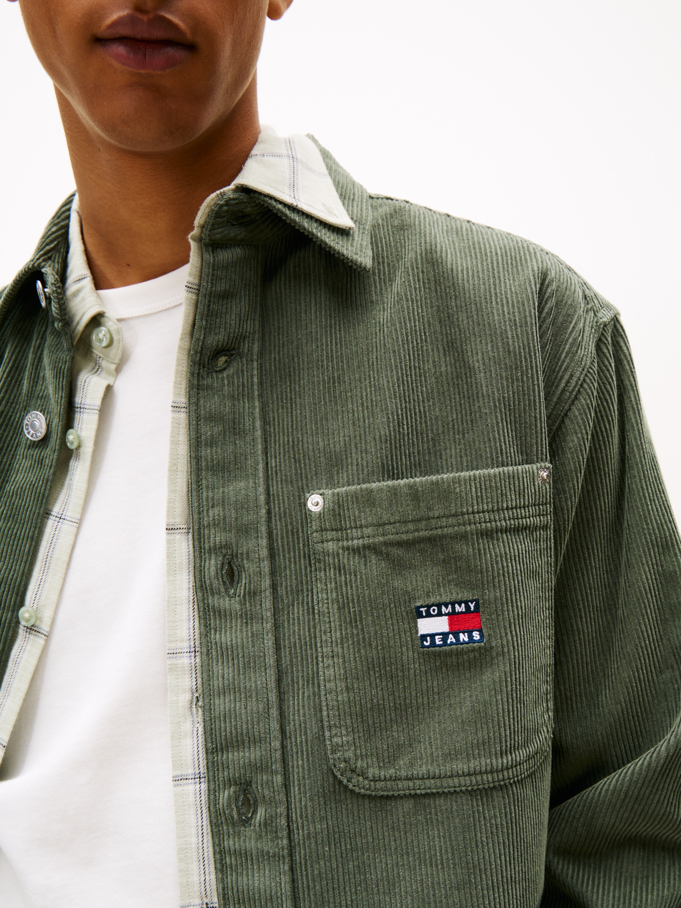 Tommy Jeans Langarmhemd »WASHED CORD SHIRT«, Relaxed fit mit Rundhalsausschnitt