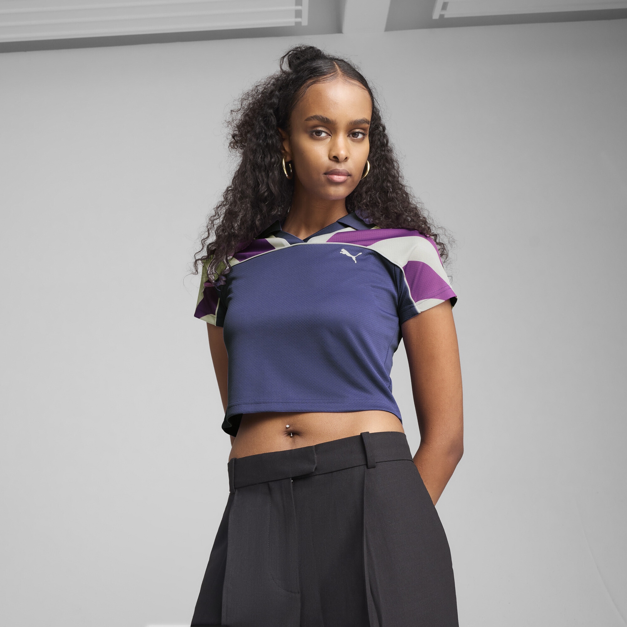 PUMA Trainingsshirt »FUTURE.PUMA.ARCHIVE Kurzes figurbetontes Fußballtrikot Damen«