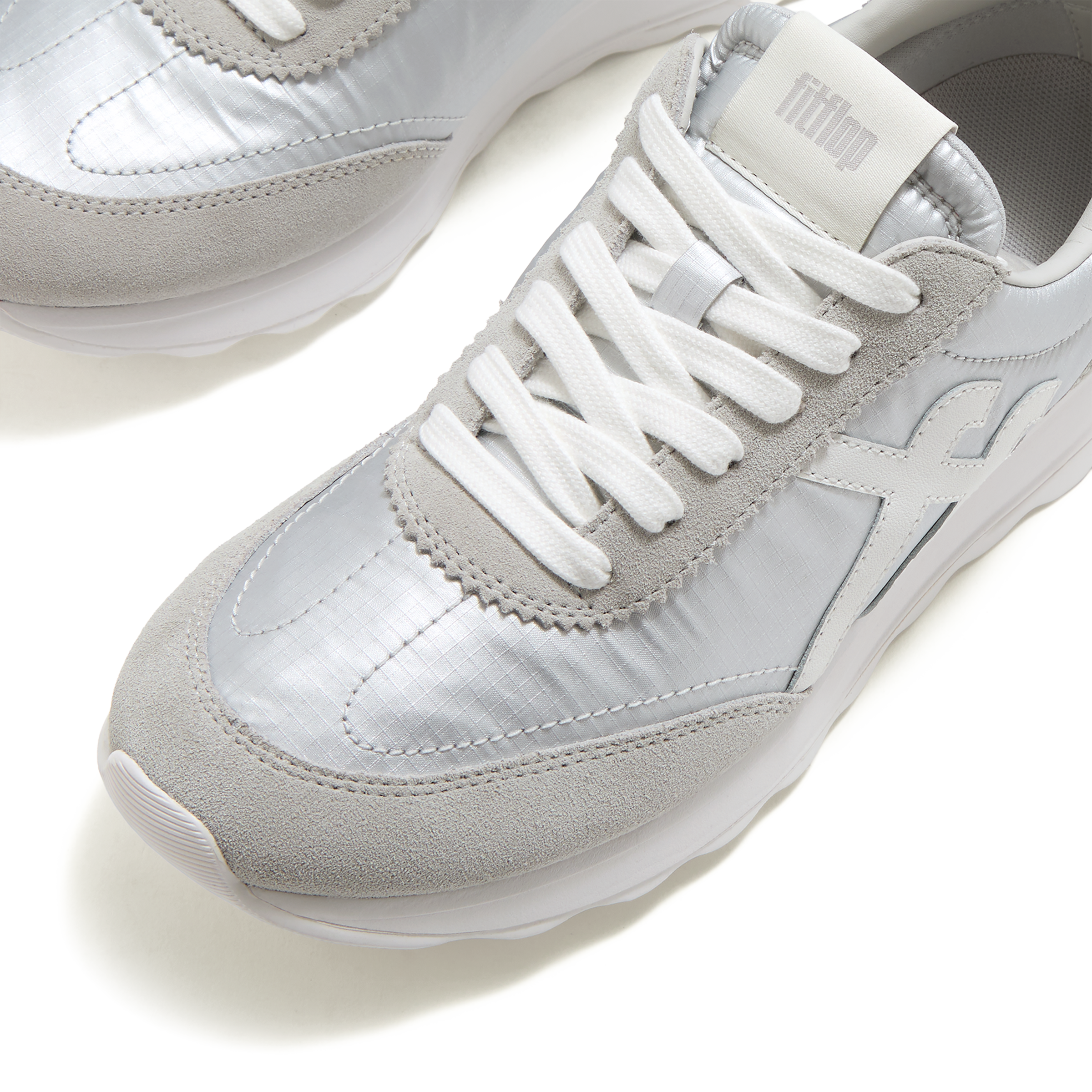 Fitflop Sneaker »RETRO-Q FF METALLIC-FABRIC/SUEDE SNEAKERS«  Freizeitschuh, Halbschuh, Schnürschuh mit Low Profile Sohle
