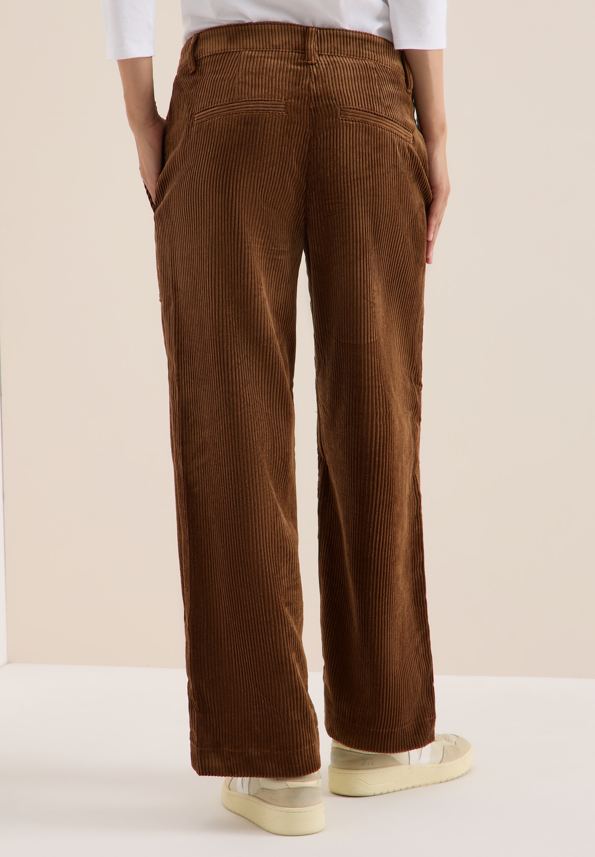 Cecil Cordhose, in Cord-Optik