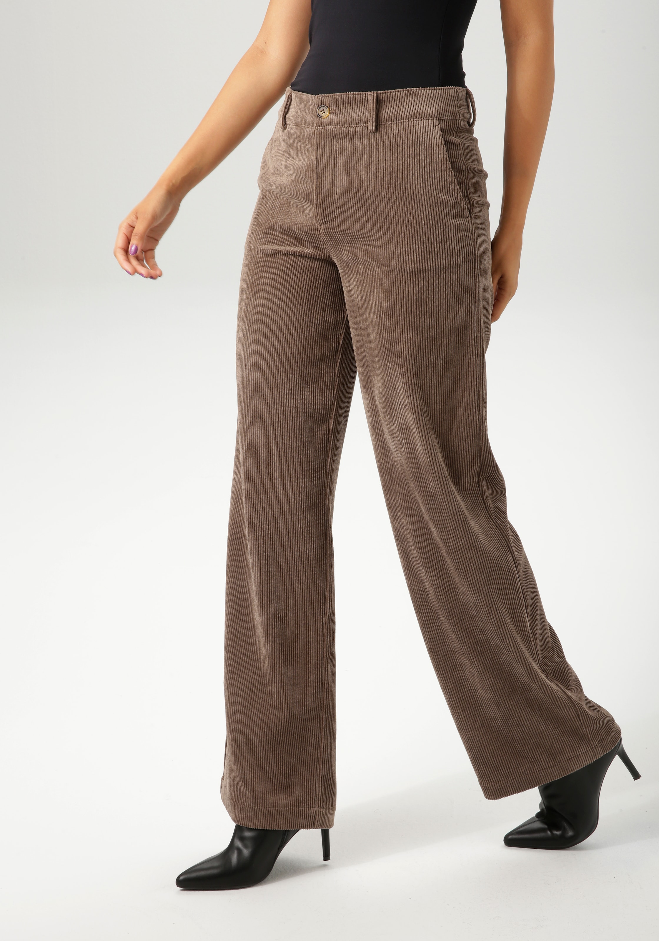 Aniston CASUAL Cordhose, mit trendigem, weiten Bein - NEUE KOLLEKTION günstig online kaufen