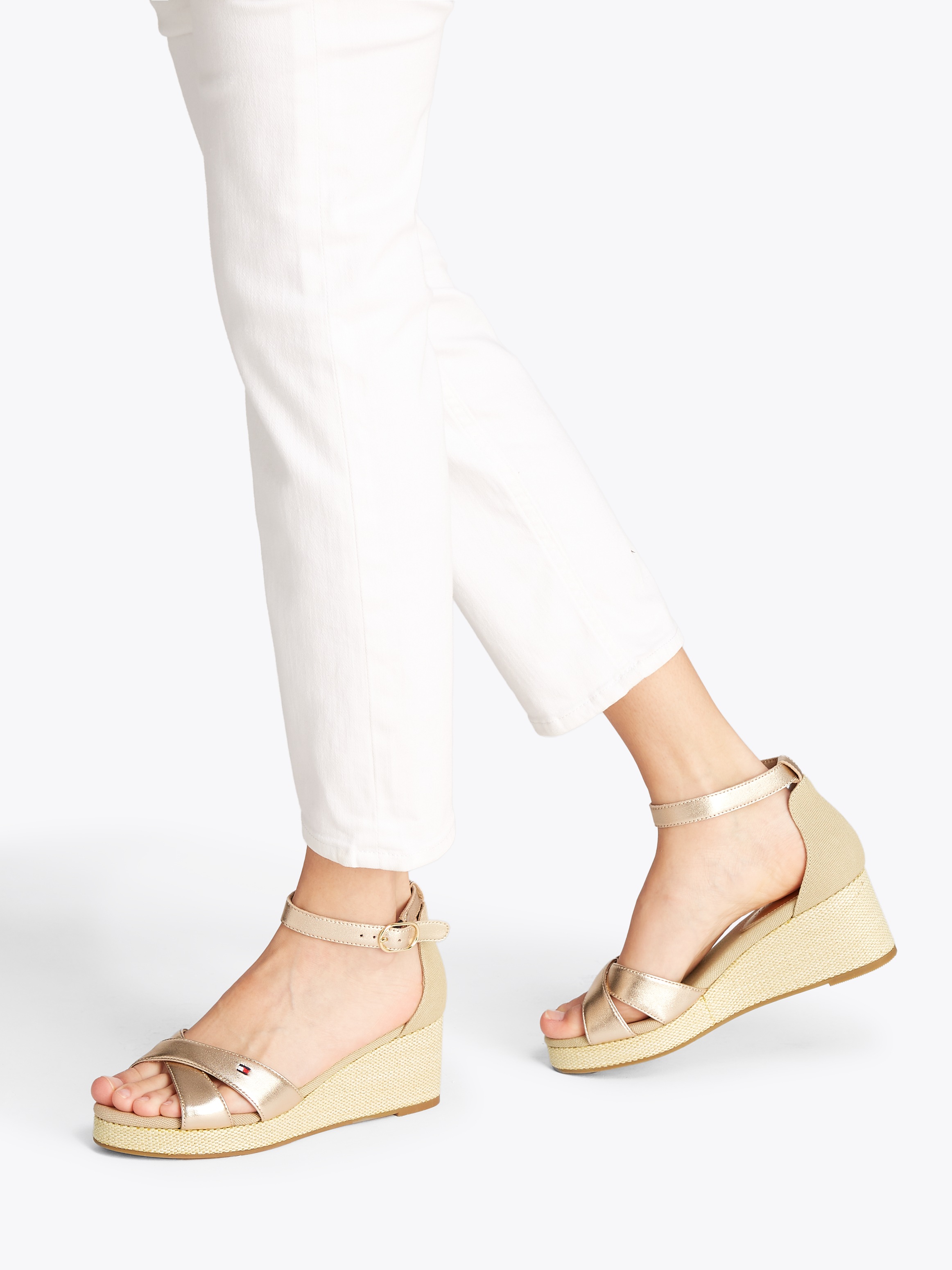 Tommy Hilfiger Keilsandalette "FLAG METALLIC MID WEDGE ESPAD", Riemchensand günstig online kaufen