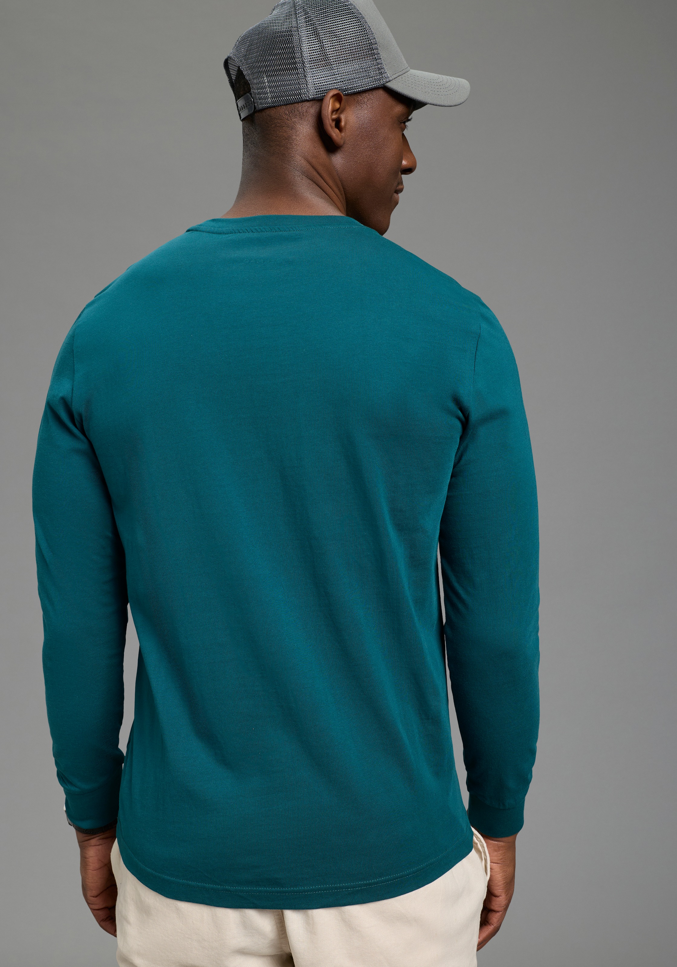 DELMAO Rundhalsshirt mit Markenlabel günstig online kaufen