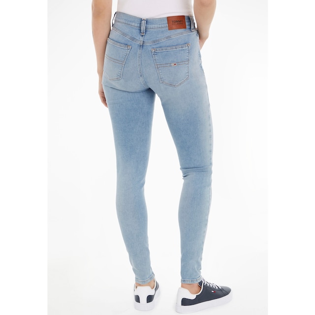 Tommy Jeans Skinny-fit-Jeans »Nora«, mit Tommy Jeans Label-Badge & Passe  hinten für bestellen | BAUR