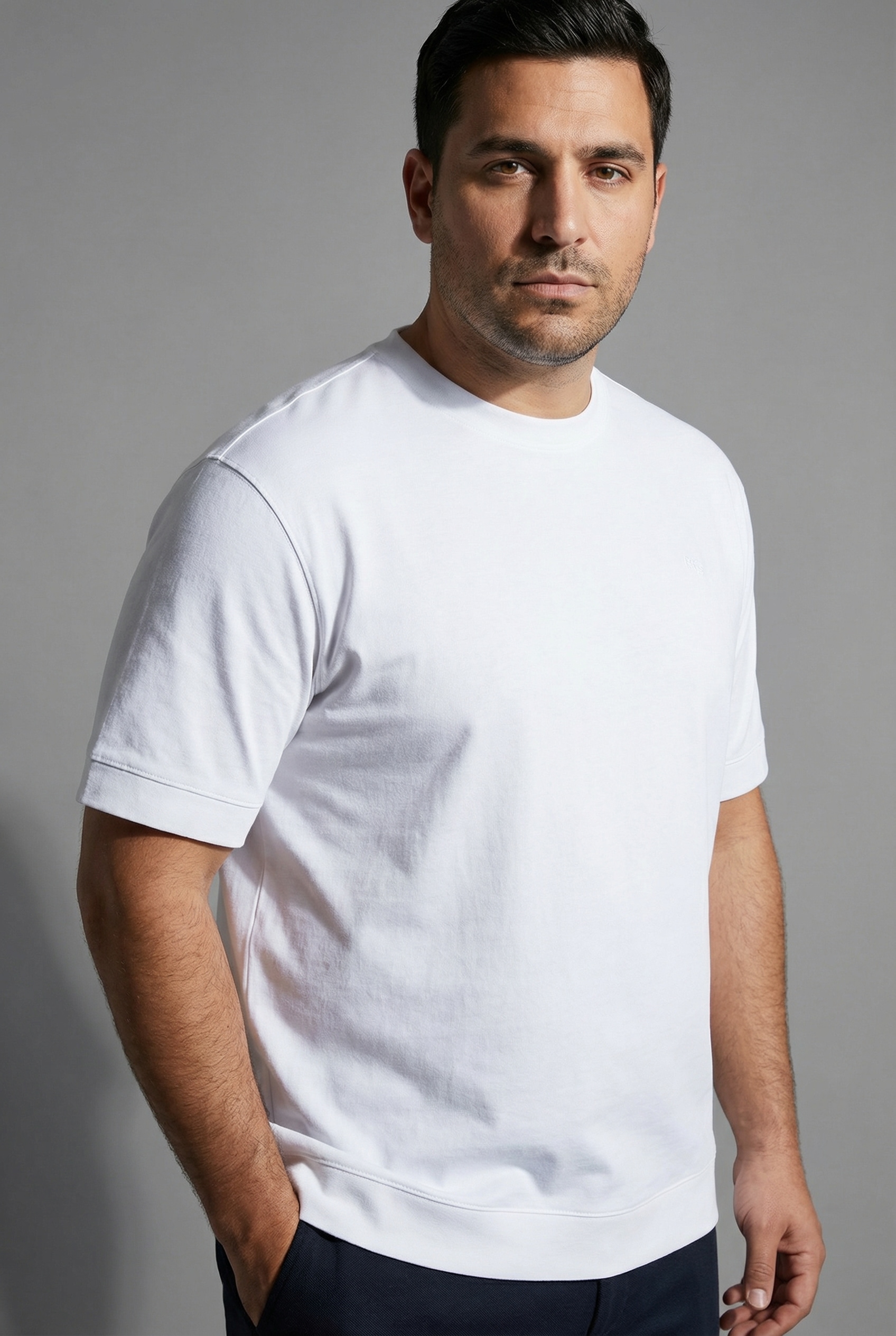 Man's World Plus Rundhalsshirt »auch in Grosse Größen bis Gr. 7XL Bauch-Fit mit breitem Saumbündchen« 2er-Pack,  Regular Fit, Kurzarm, unifarben, auch in großen Größen