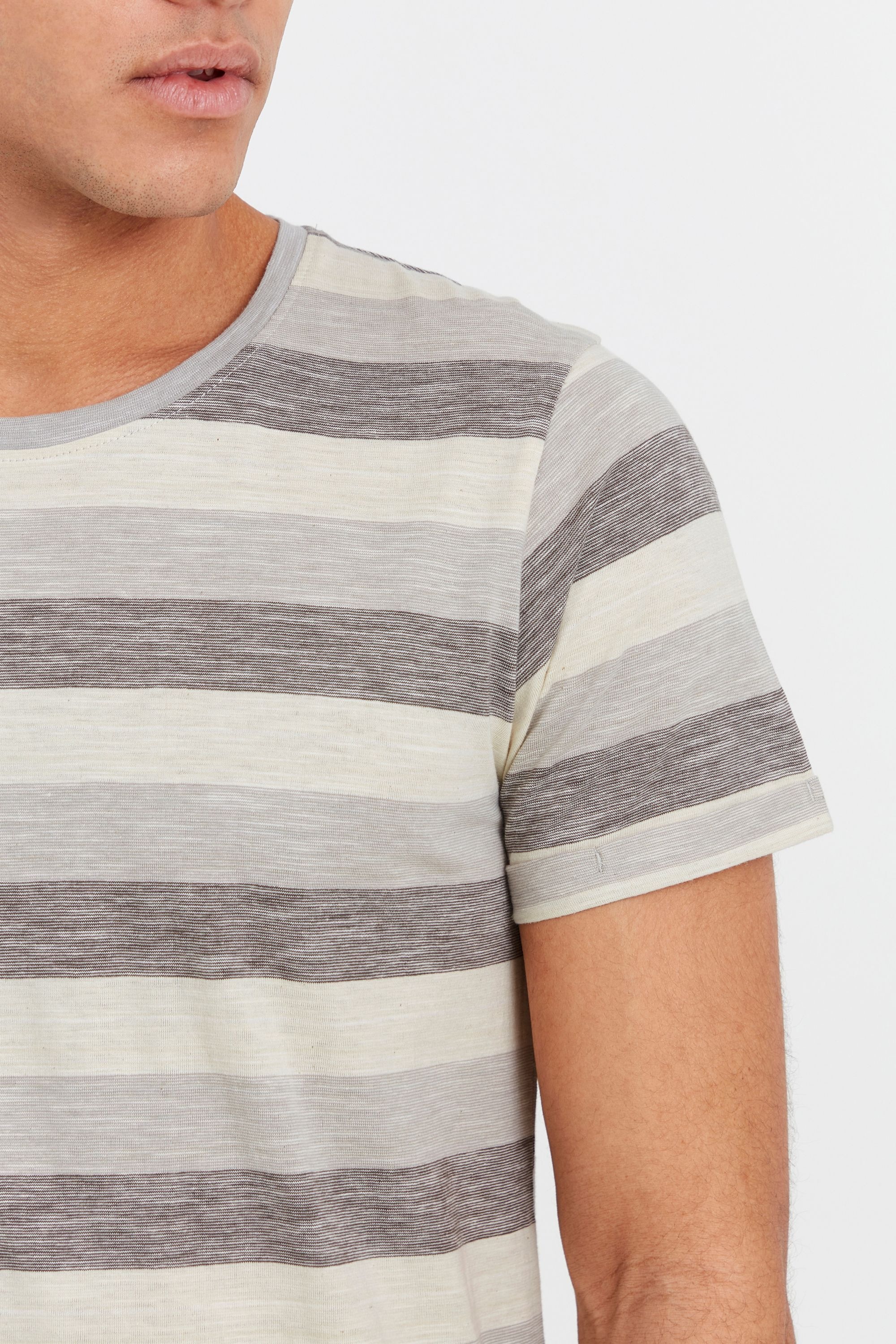 !Solid Rundhalsshirt »Rundhalsshirt SDThicco«
