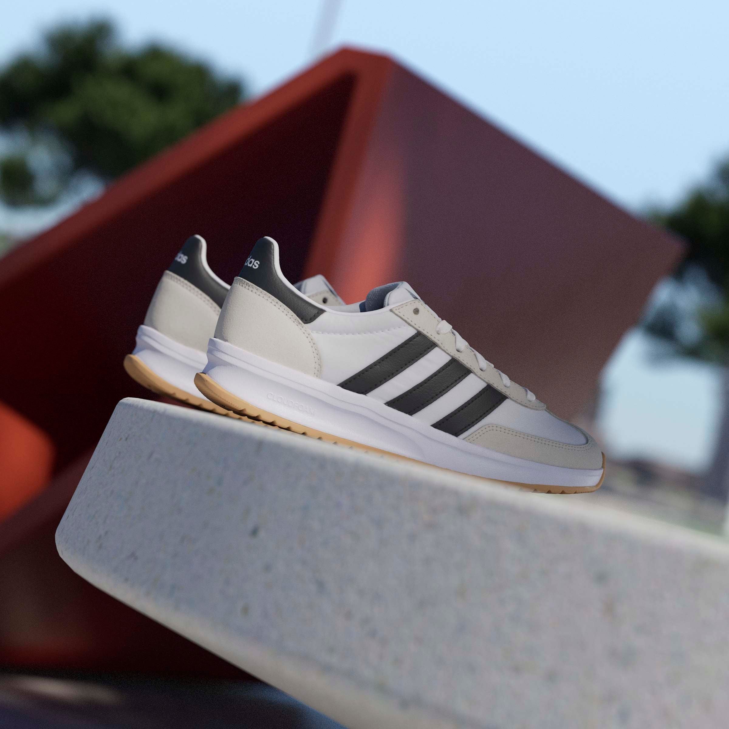 adidas Sportswear Sneaker »RUN 70S 2.0«, inspiriert vom Design des SL72